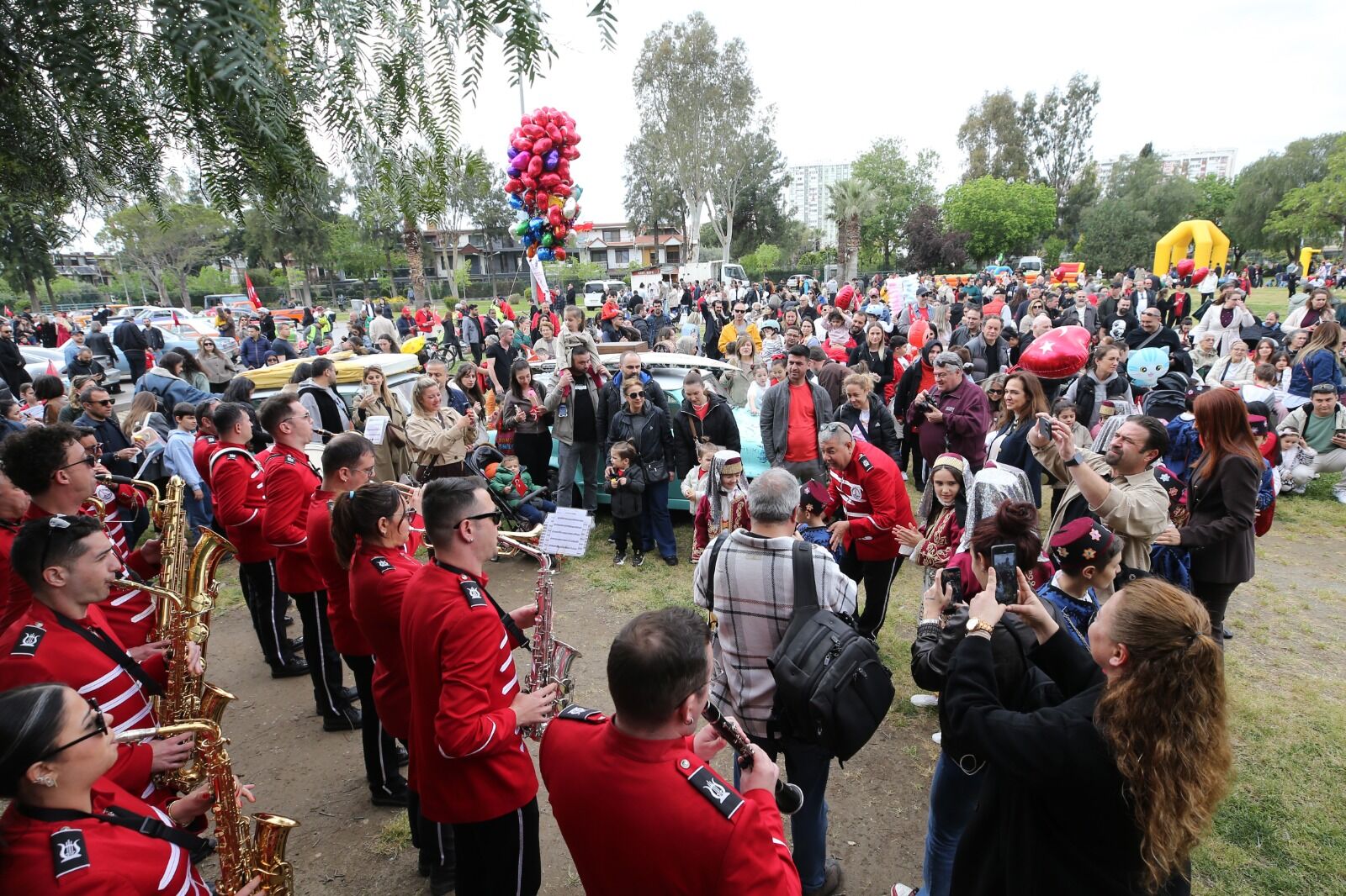 Karşıyaka’da 23 Nisan Kutlamaları Spor Ve Etkinliklerle Yapıldı (8)