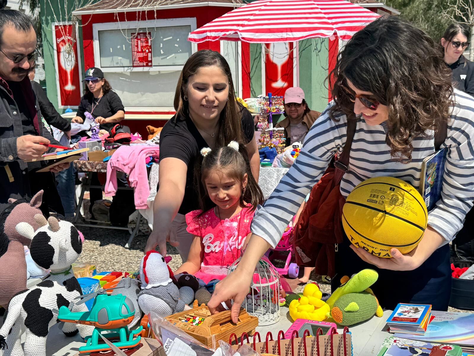 Karşıyaka’nın Minik Esnafları Iş Başında! (5)