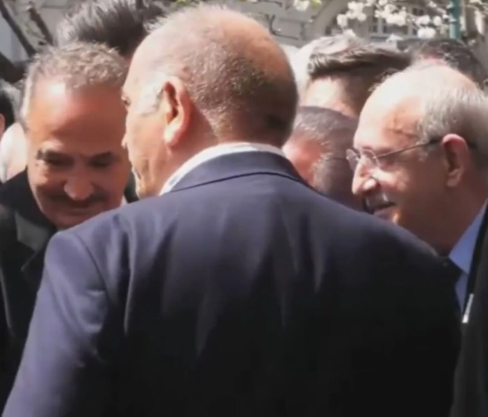 Kemal Kılıçdaroğlu Özgür Özel'i 'Pas' Geçti! (2)