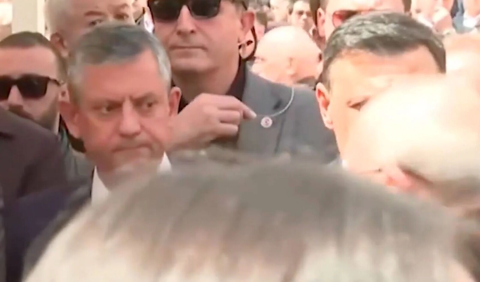 Kemal Kılıçdaroğlu Özgür Özel'i 'Pas' Geçti! (3)