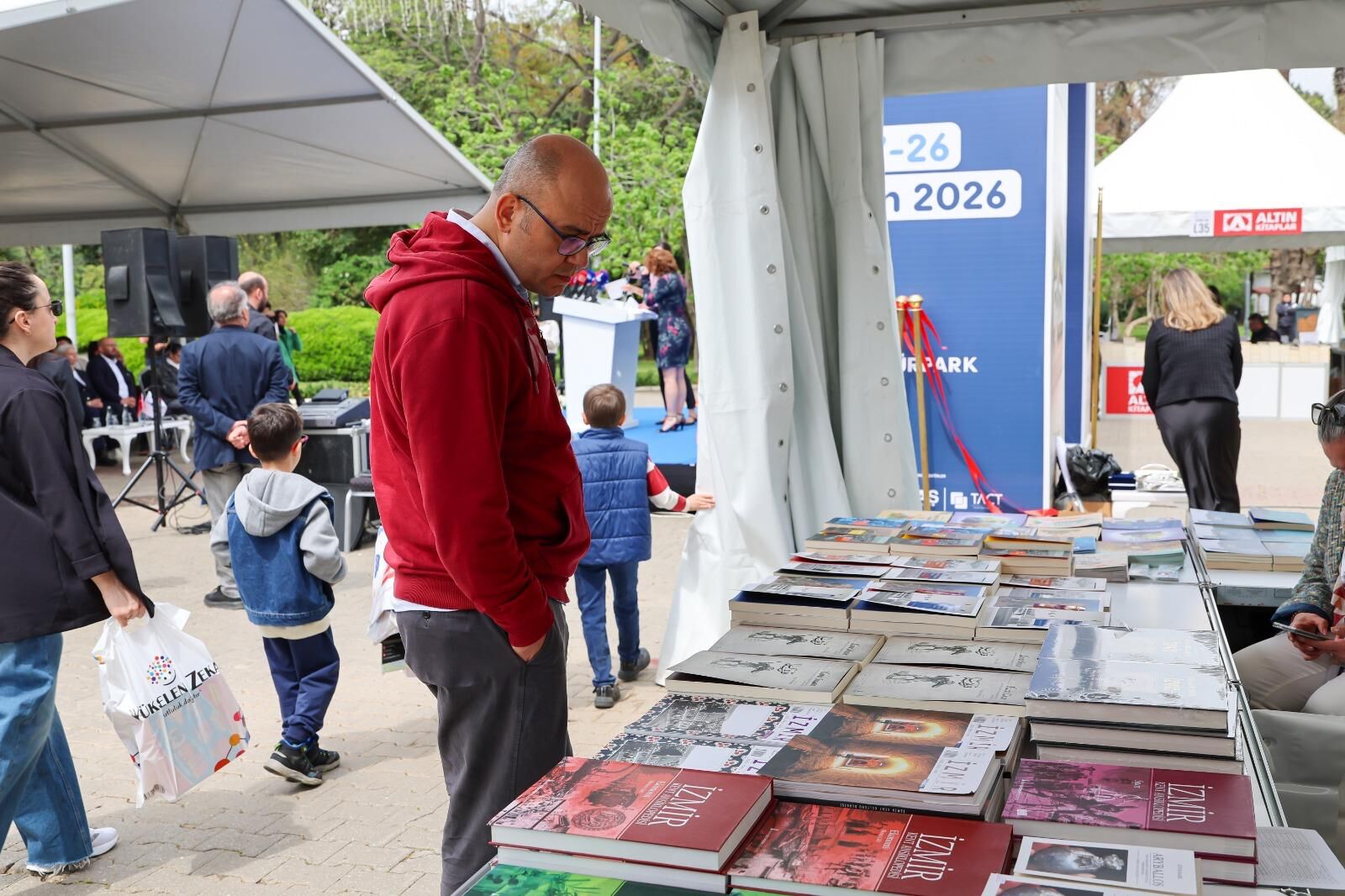 Kentin Geçmişi Ve Kültürü İzmir Kitap Fuarı'nda Okurlarla Buluşuyor (10)