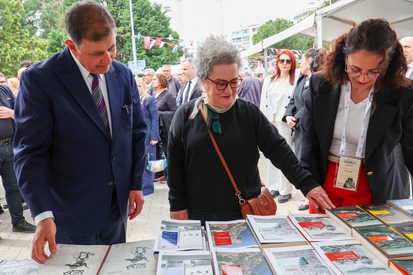 Kentin Geçmişi Ve Kültürü İzmir Kitap Fuarı'nda Okurlarla Buluşuyor (8)