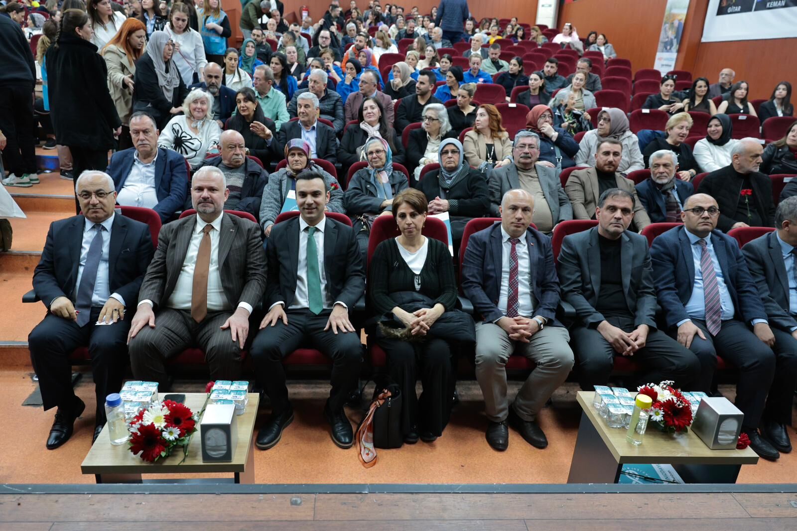 Menemen Belediyesi, Aile Ve Sosyal Hizmetler Bakanlığı Destekli Hep Yanında Huzur Eli Projesi Ile 65 Yaş Üstü Vatandaşlara Evde Bakım Ve Sosyal Destek Sağlayacak (1)