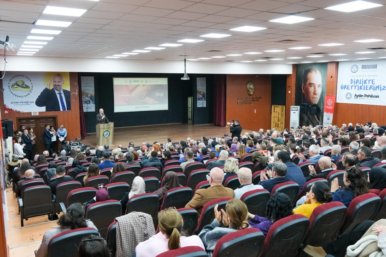 Menemen Belediyesi, Aile Ve Sosyal Hizmetler Bakanlığı Destekli Hep Yanında Huzur Eli Projesi Ile 65 Yaş Üstü Vatandaşlara Evde Bakım Ve Sosyal Destek Sağlayacak (9)