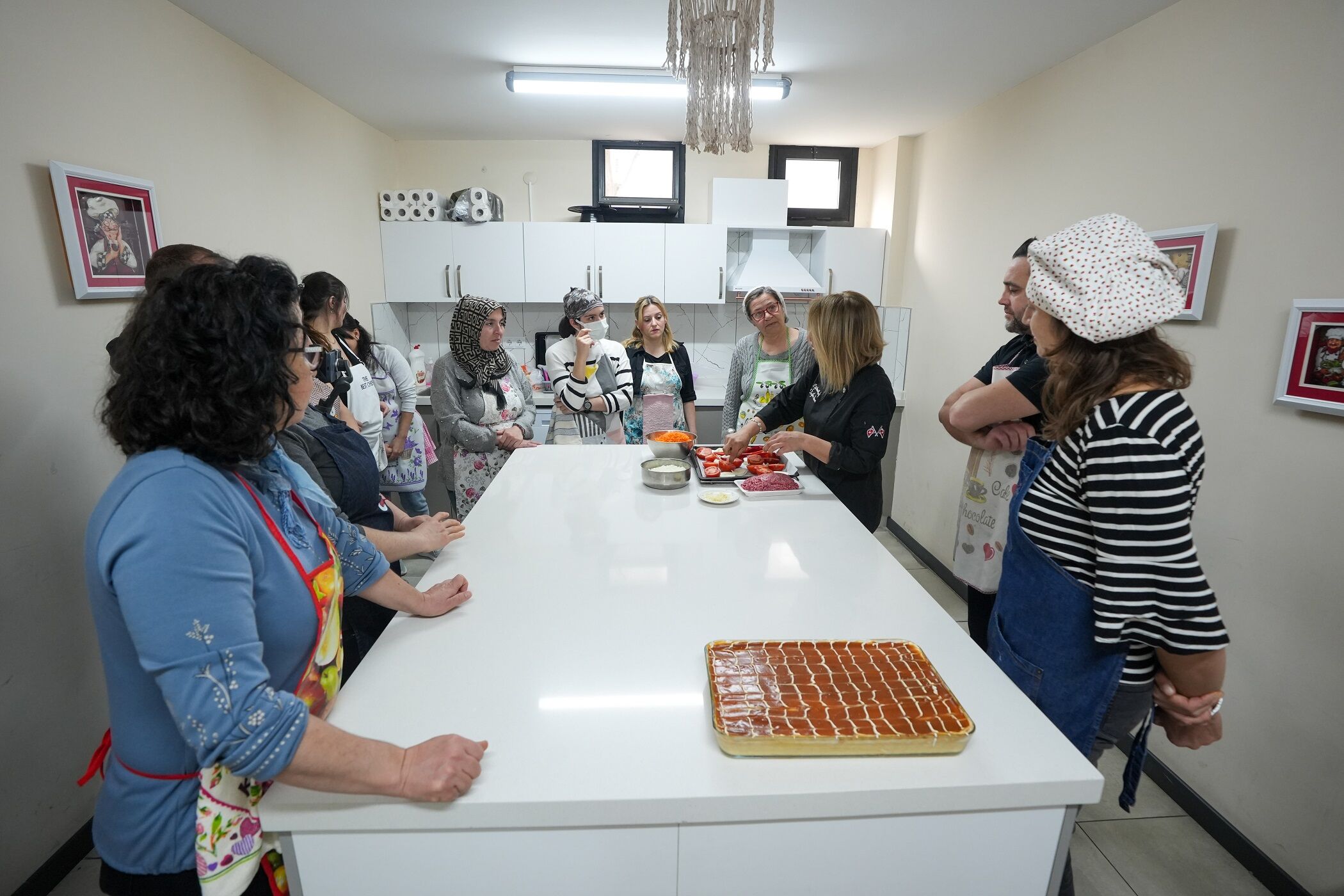 Mutfak Atölyesinde Gaziemir’in Yeni Aşçıları Yetişiyor (2)