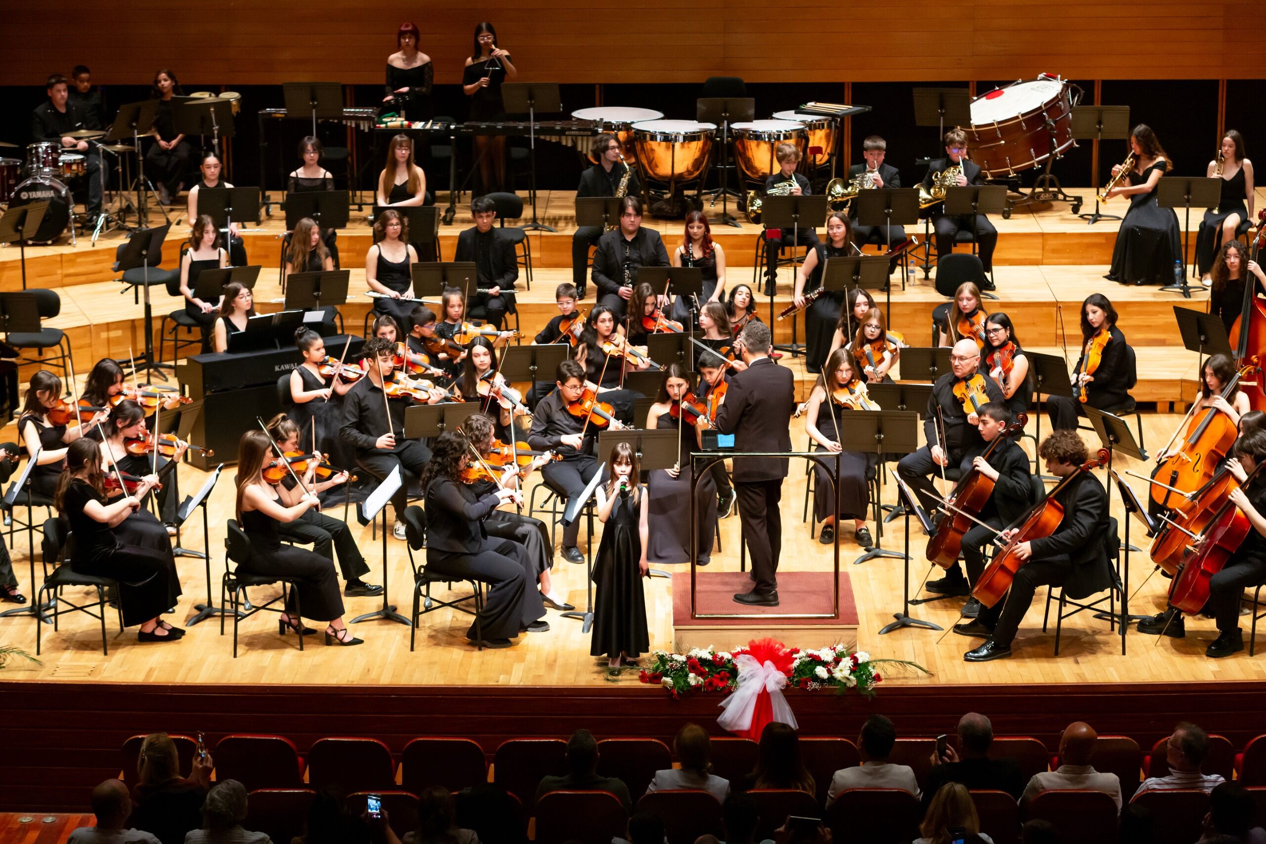 Narlıdere Belediyesi Çocuk Senfoni Orkestrası, Aassm’de 23 Nisan’da Verdiği Konserde 80 Kişilik Kadrosuyla Klasik Eserler, Film Müzikleri Ve Marşlar Seslendirdi (3)