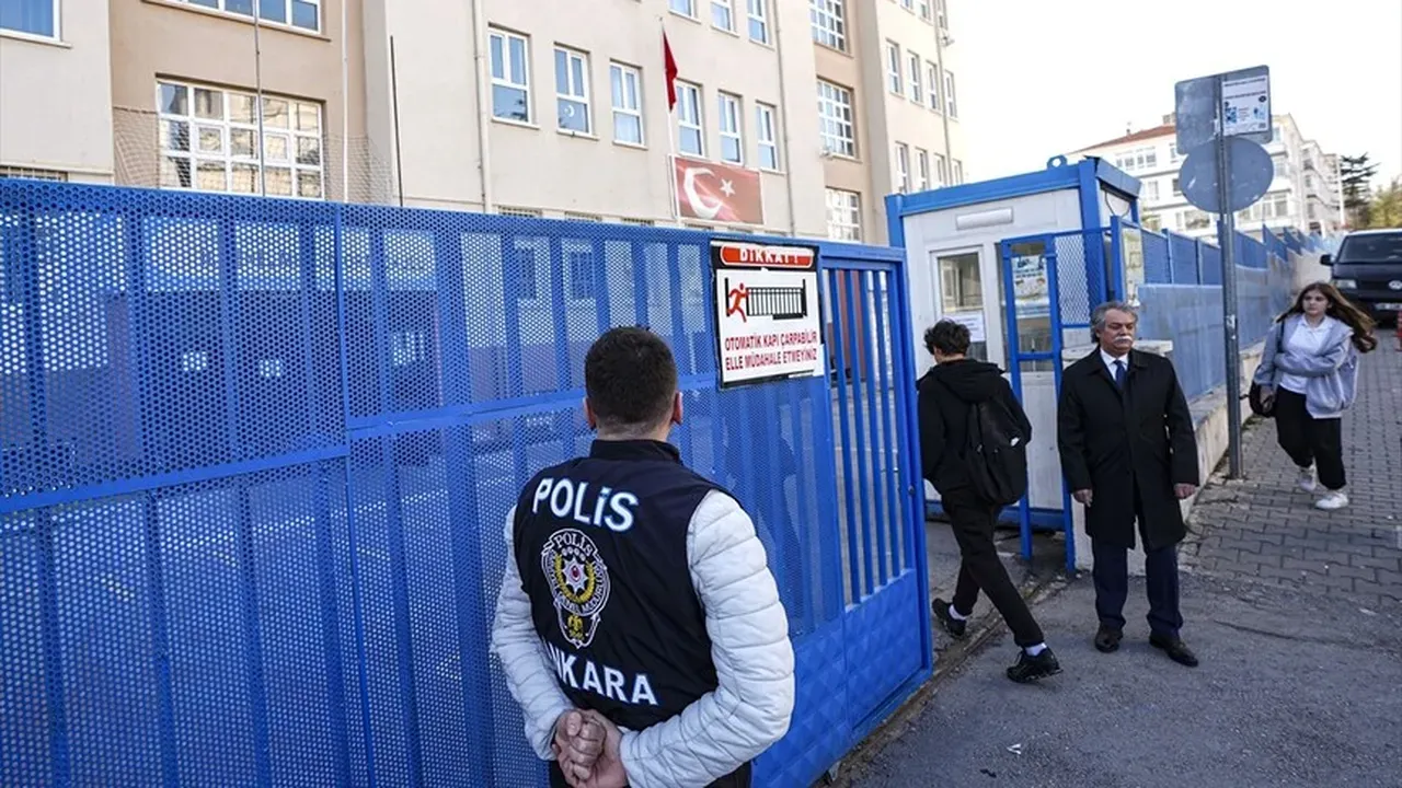 Okullarda Güvenlik Önlemleri Artırıldı Giriş Çıkışlarda Randevu Ve Forma Şartı-1
