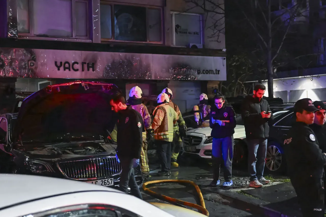 Oto Galeride Yangın Faciası 15 Araç Küle Döndü, 100 Milyon Tl'lik Hasar!