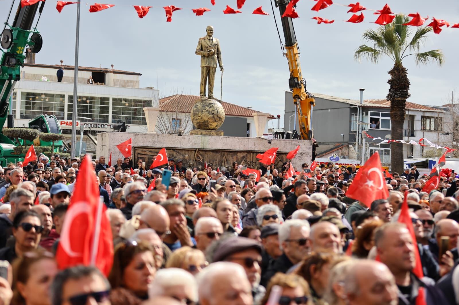 Özgür Özel Urla’da Halk Için Çalışacak Birini Görevlendirdik (11)