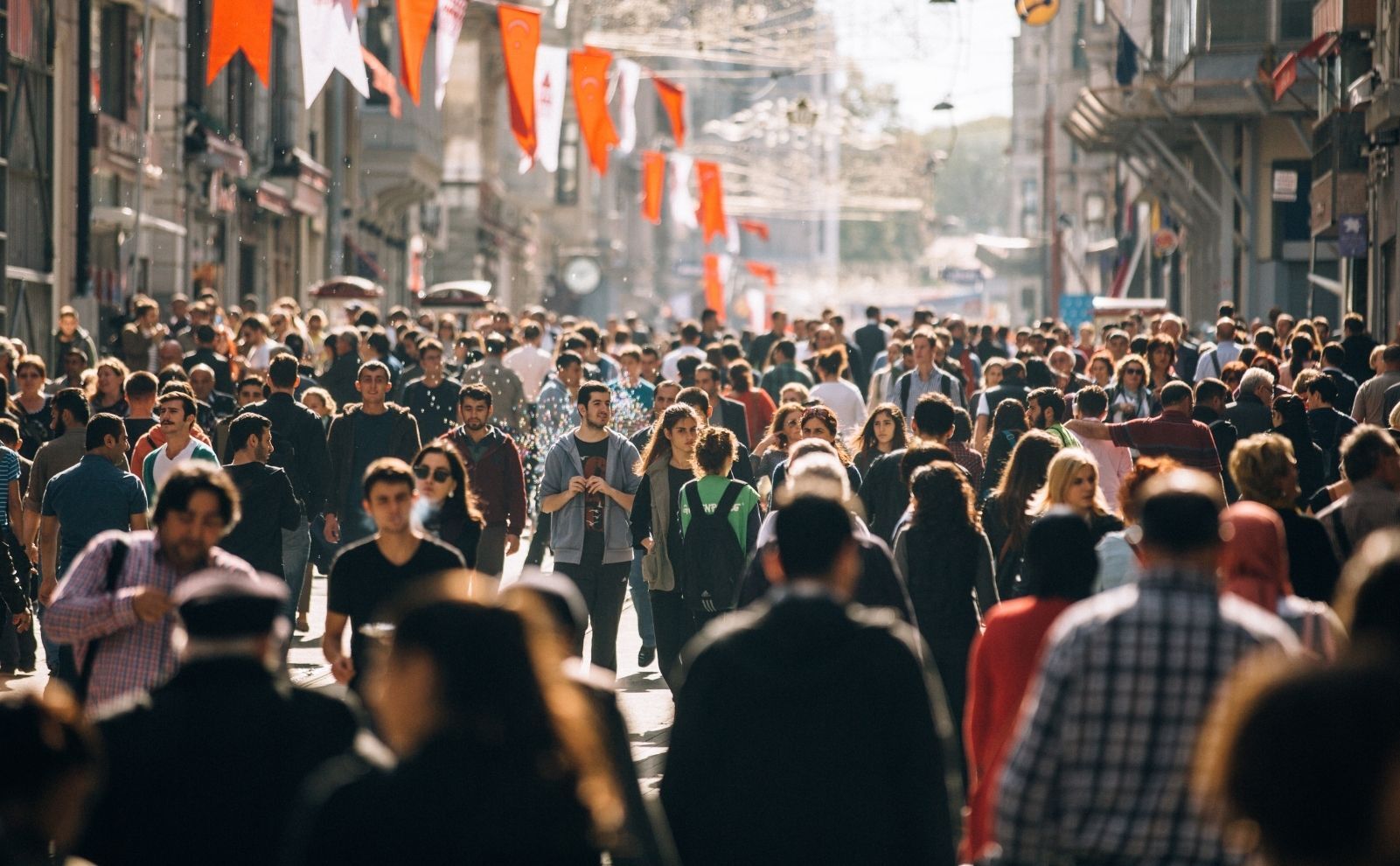Rüyada Kalabalık Görmek Ne Anlama Gelir (2)