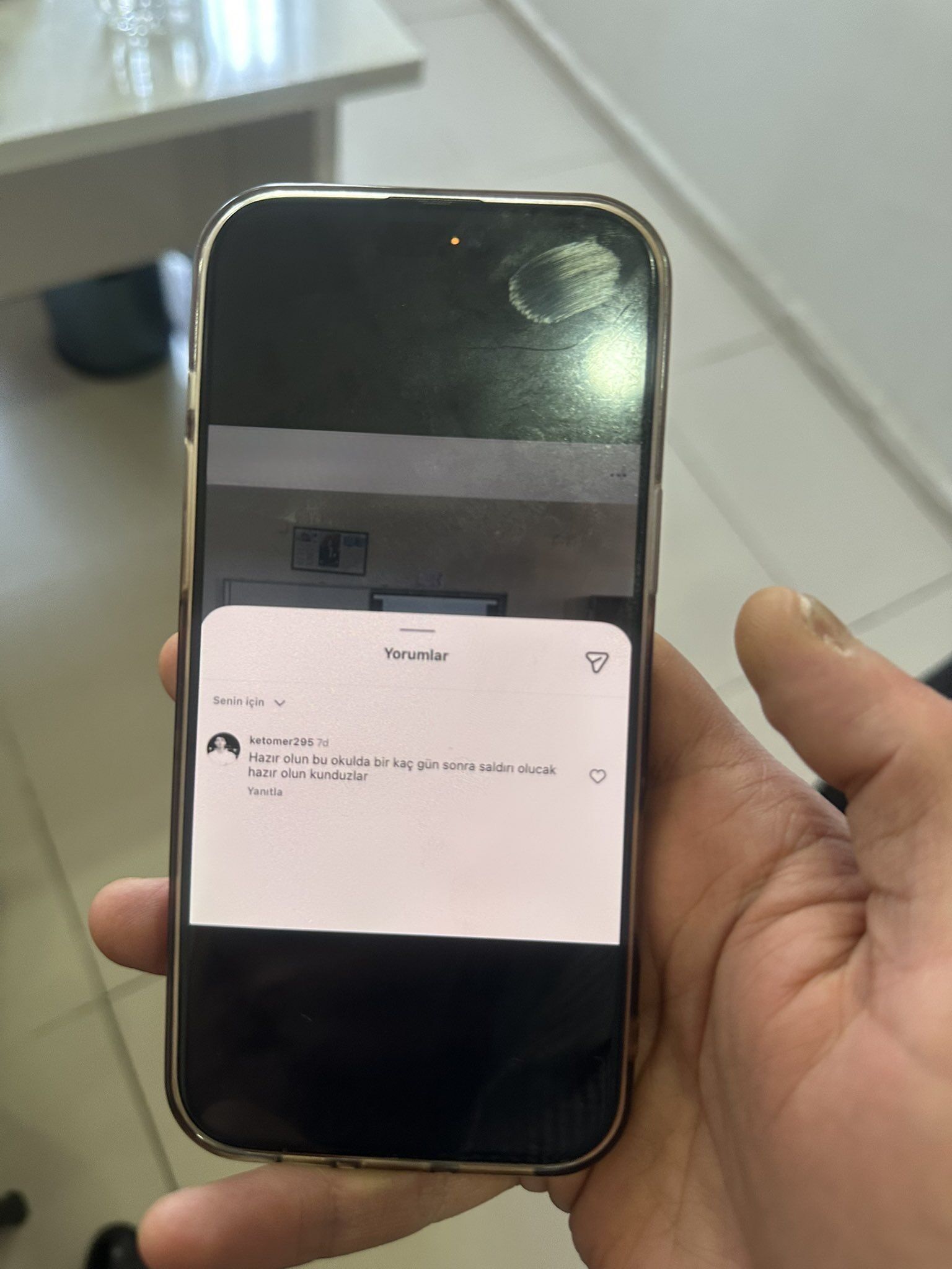 Saldırıyı Gerçekleştiren 2007 Doğumlu Ömer Ket’in Bir Süre Önce Sosyal Medya Hesabından Okulun Instagram Hesabındaki Paylaşıma Tehdit Içerikli Yorumlar Yaptığı Ortaya Çıktı