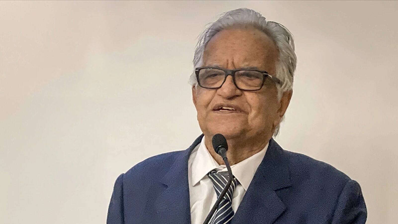 Tıp Ve Edebiyat Dünyasının Acı Kaybı Prof. Dr. Hüsrev Hatemi Vefat Etti (1)