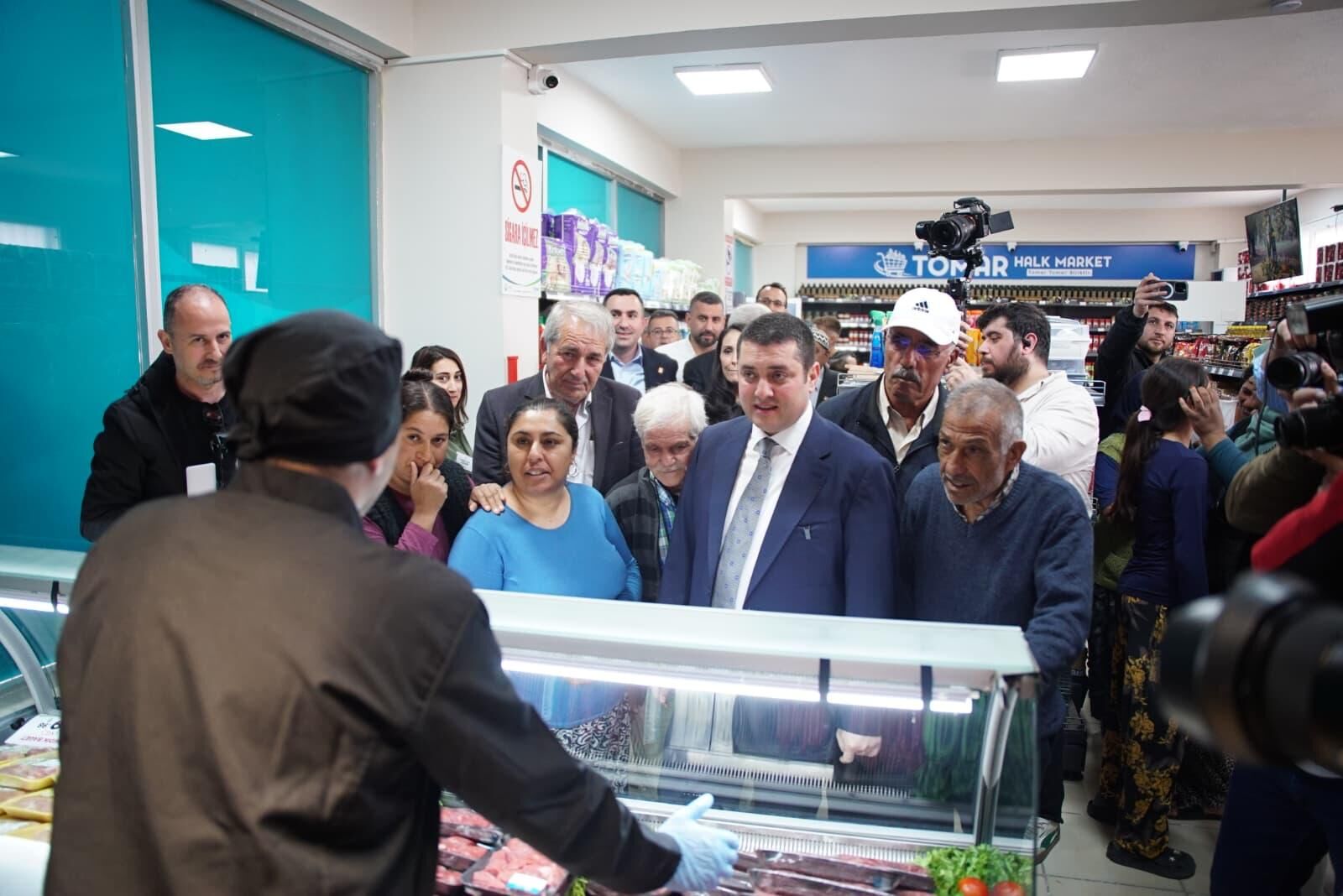 Torbalı’da Ucuz Alışveriş Dönemi Başladı (10)