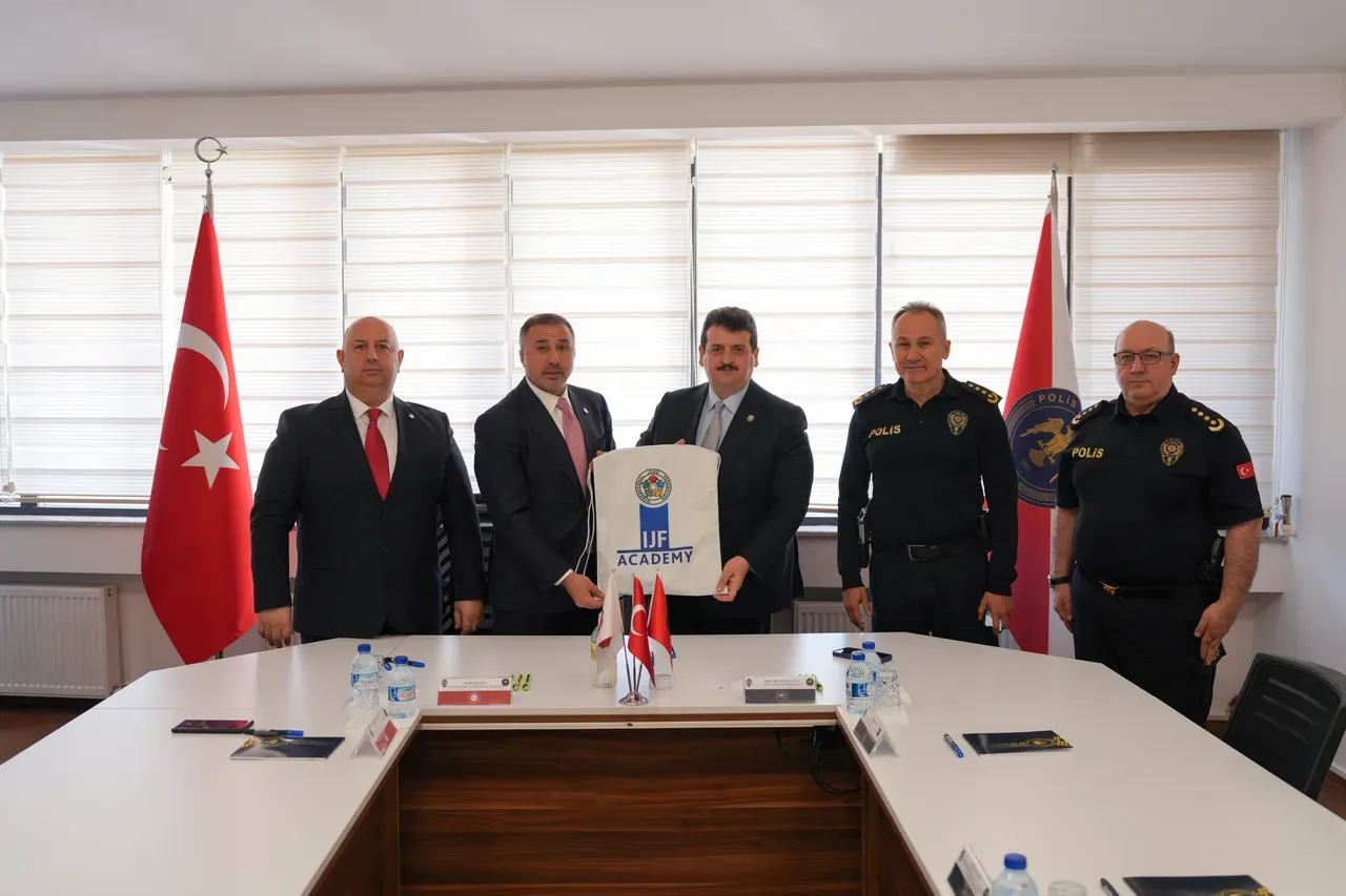 Türk Polisine Judo Eğitimi Verilecek! (1)-1