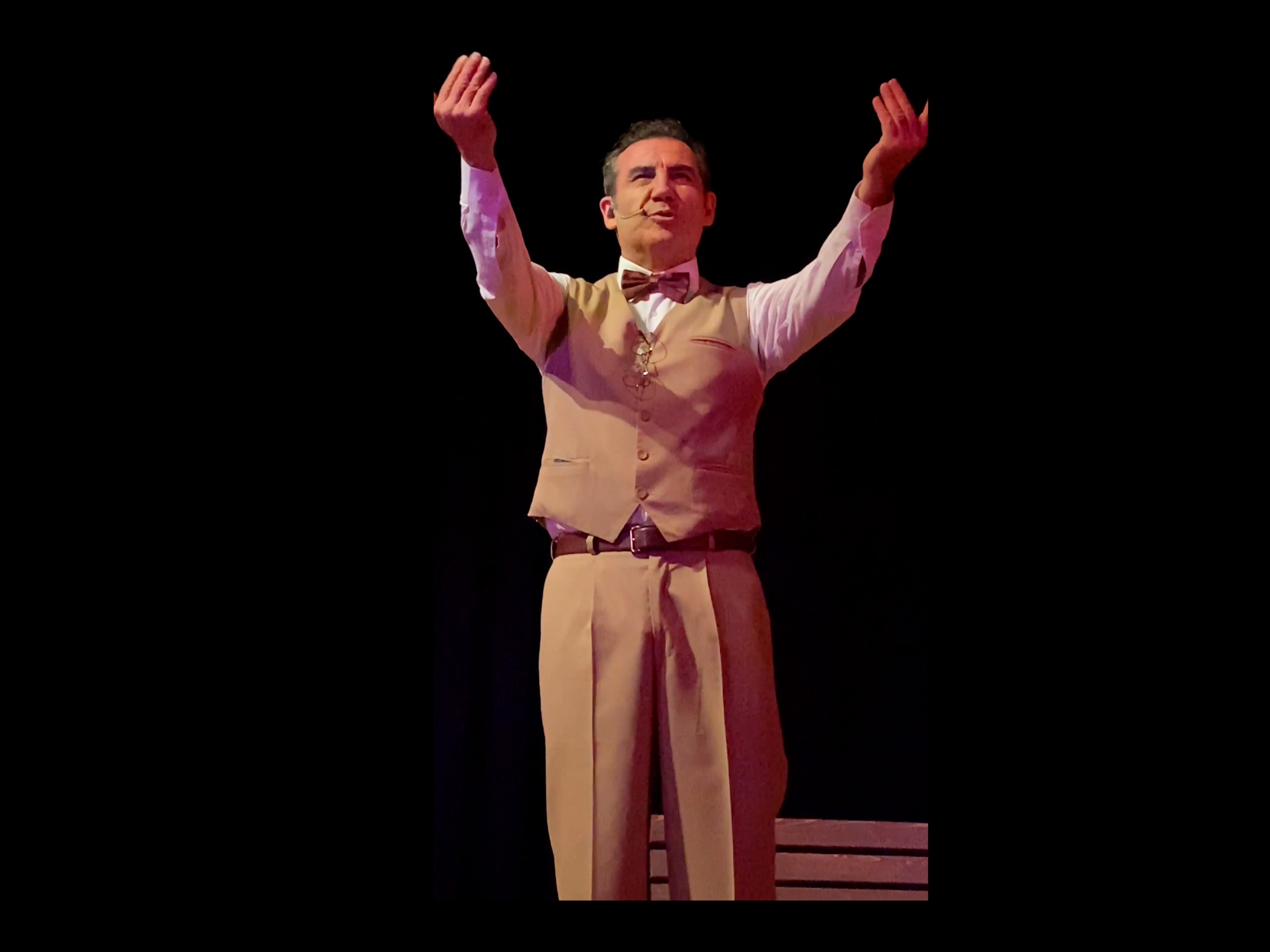 Ünlü Sanatçı Ve Hekim Ferhat Göçer, (1)