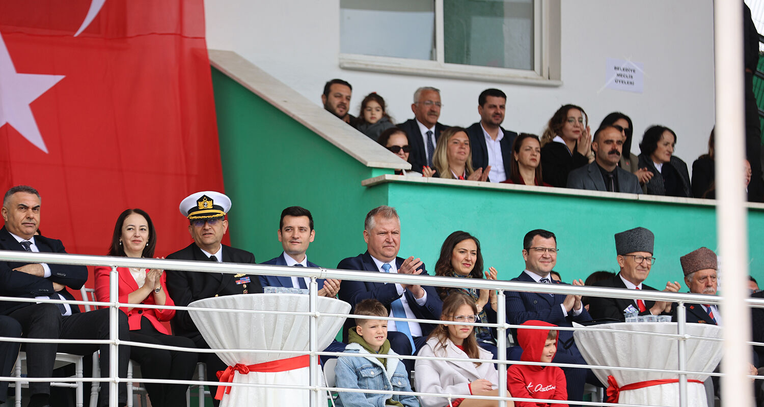 Urla’da 23 Nisan Coşkusu 106. Yıl Gurur Ve Neşeyle Kutlandı (3)