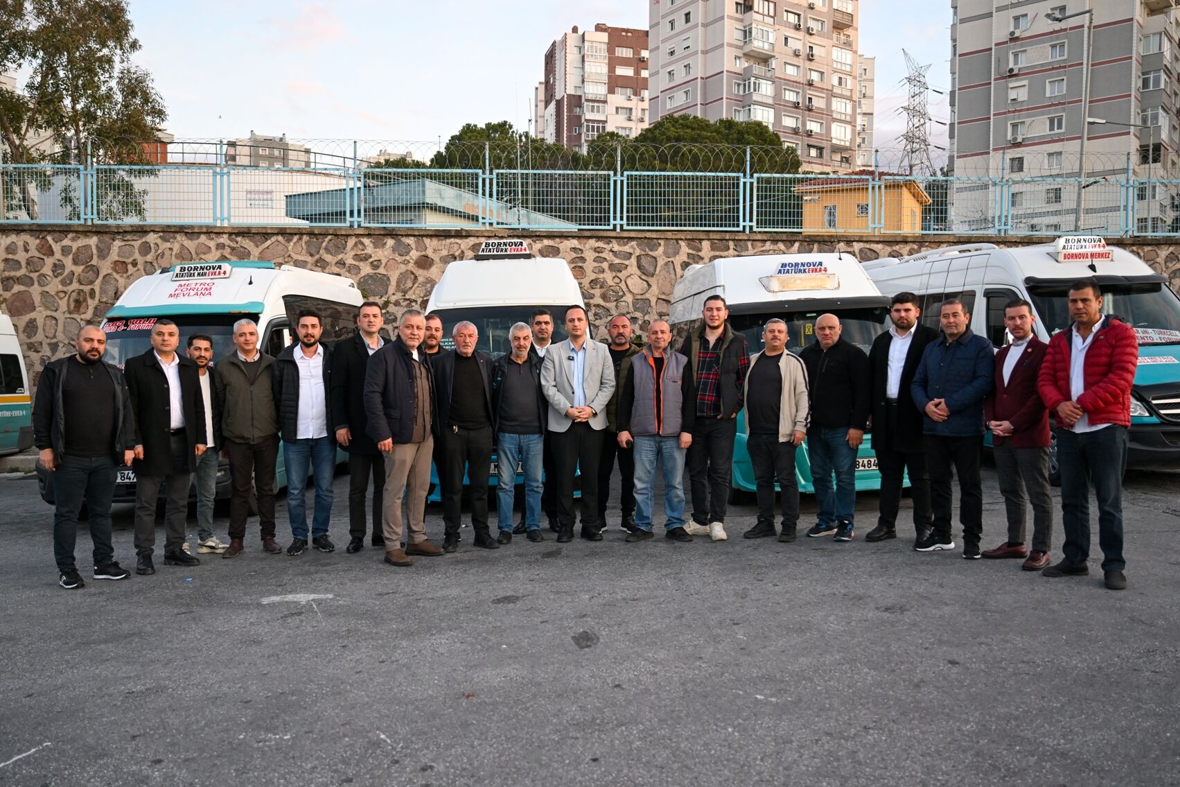 Günün ilk ışığında sahada