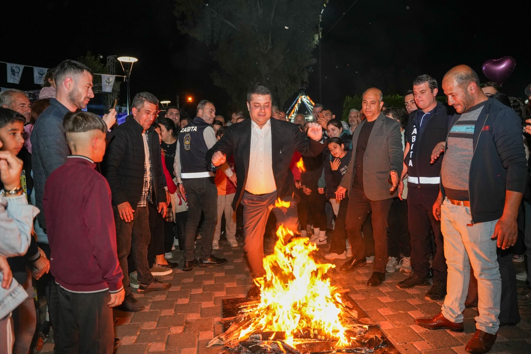 Torbalı’da Hıdırellez ateşi geceyi aydınlattı