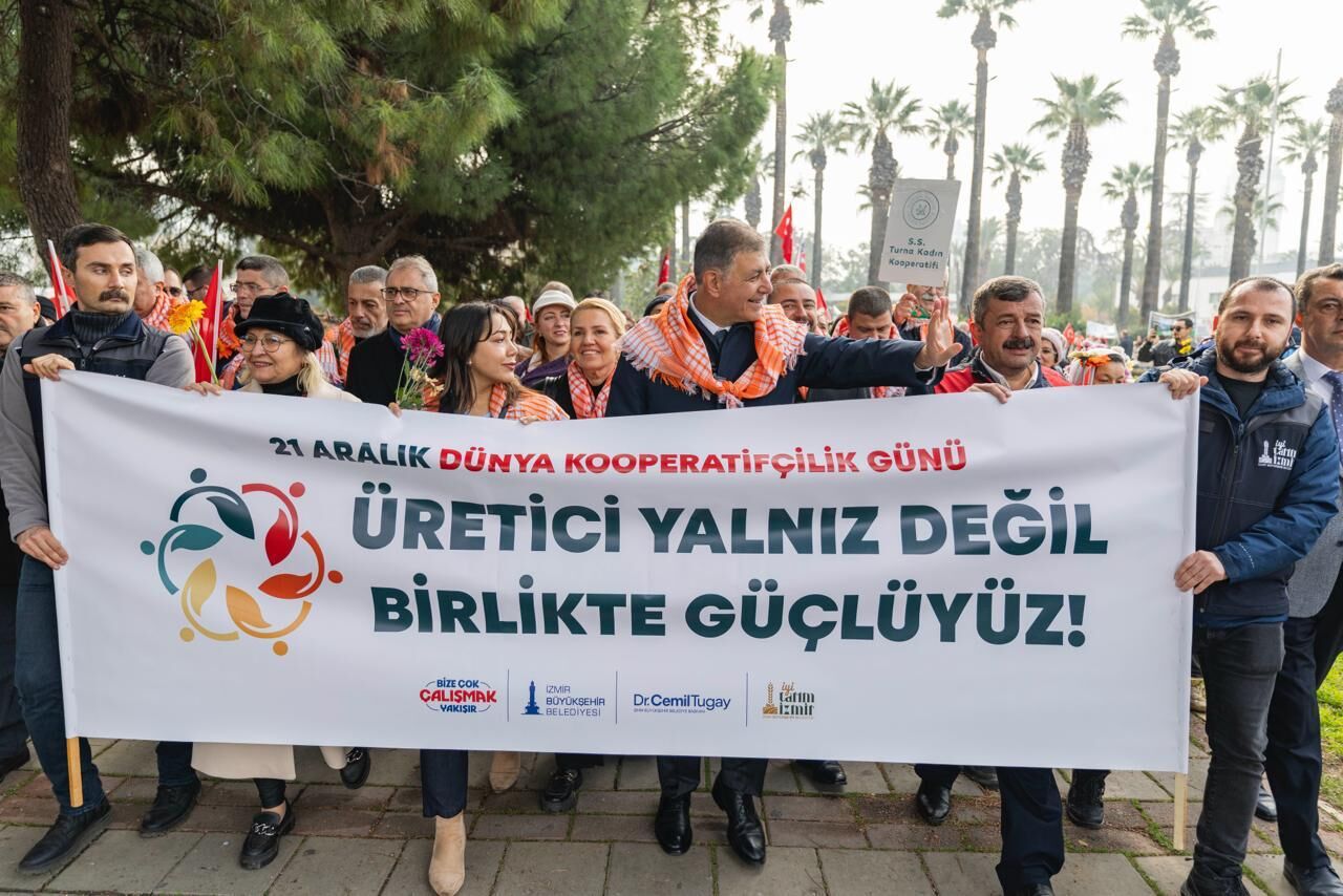 14 Mayıs Dünya Çiftçiler Günü kapsamında üreticilerin emeği ve kırsal kalkınmanın önemi bir kez daha gündeme gelirken, İzmir Büyükşehir Belediyesi kırsal kalkınmayı bütüncül biçimde ele alan Tarım Master Planı çalışmalarında son aşamaya ulaştı.