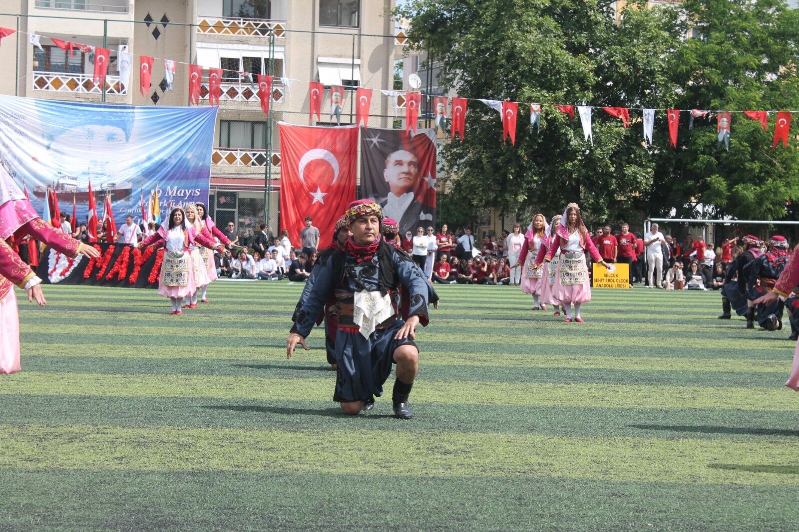19 Mayıs Atatürk’ü Anma, Gençlik Ve Spor Bayramı, İzmir’in Selçuk Ilçesinde Düzenlenen Törenlerle Büyük Bir Coşkuyla Kutlandı (2)