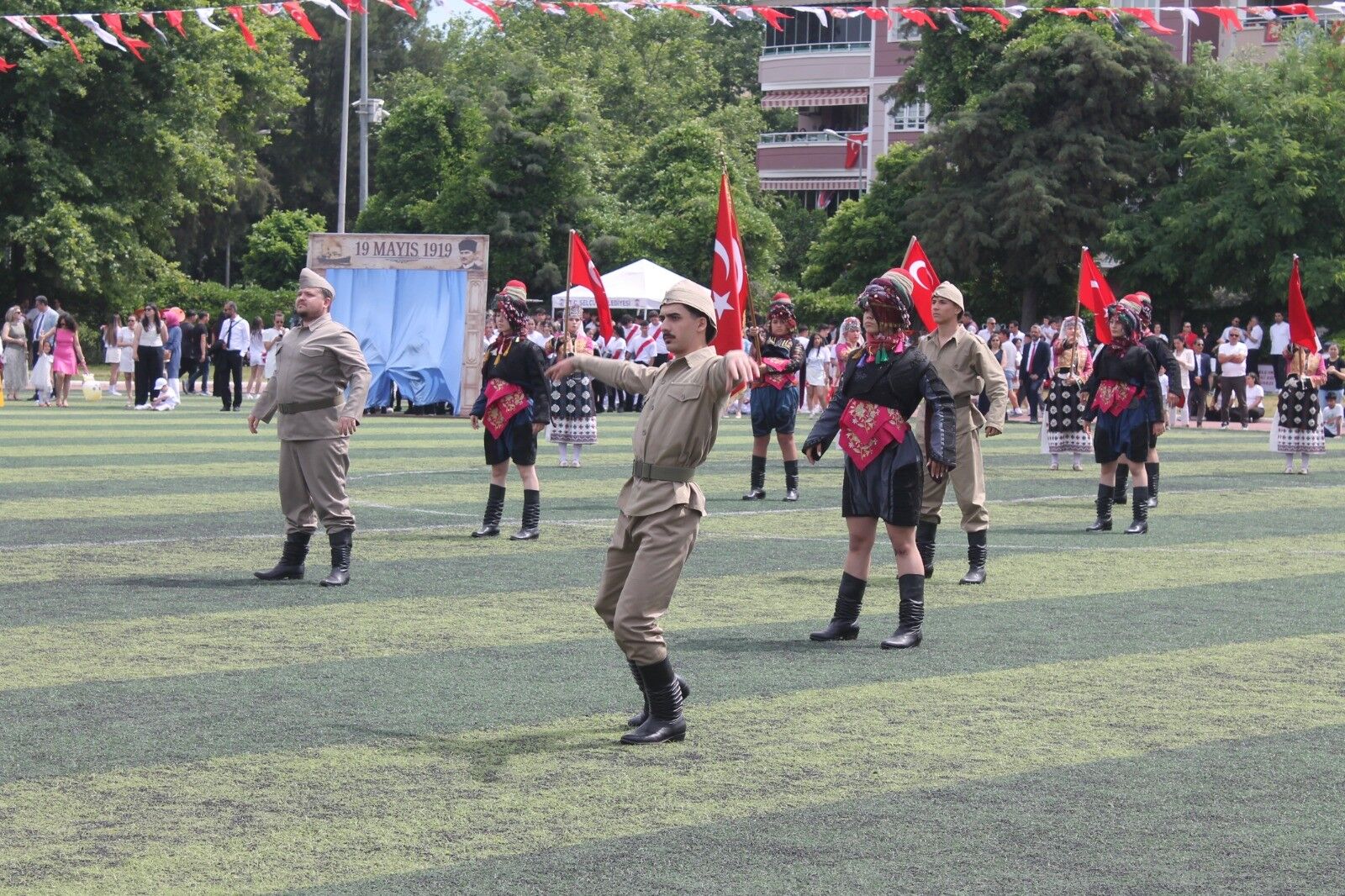 19 Mayıs Atatürk’ü Anma, Gençlik Ve Spor Bayramı, İzmir’in Selçuk Ilçesinde Düzenlenen Törenlerle Büyük Bir Coşkuyla Kutlandı (3)