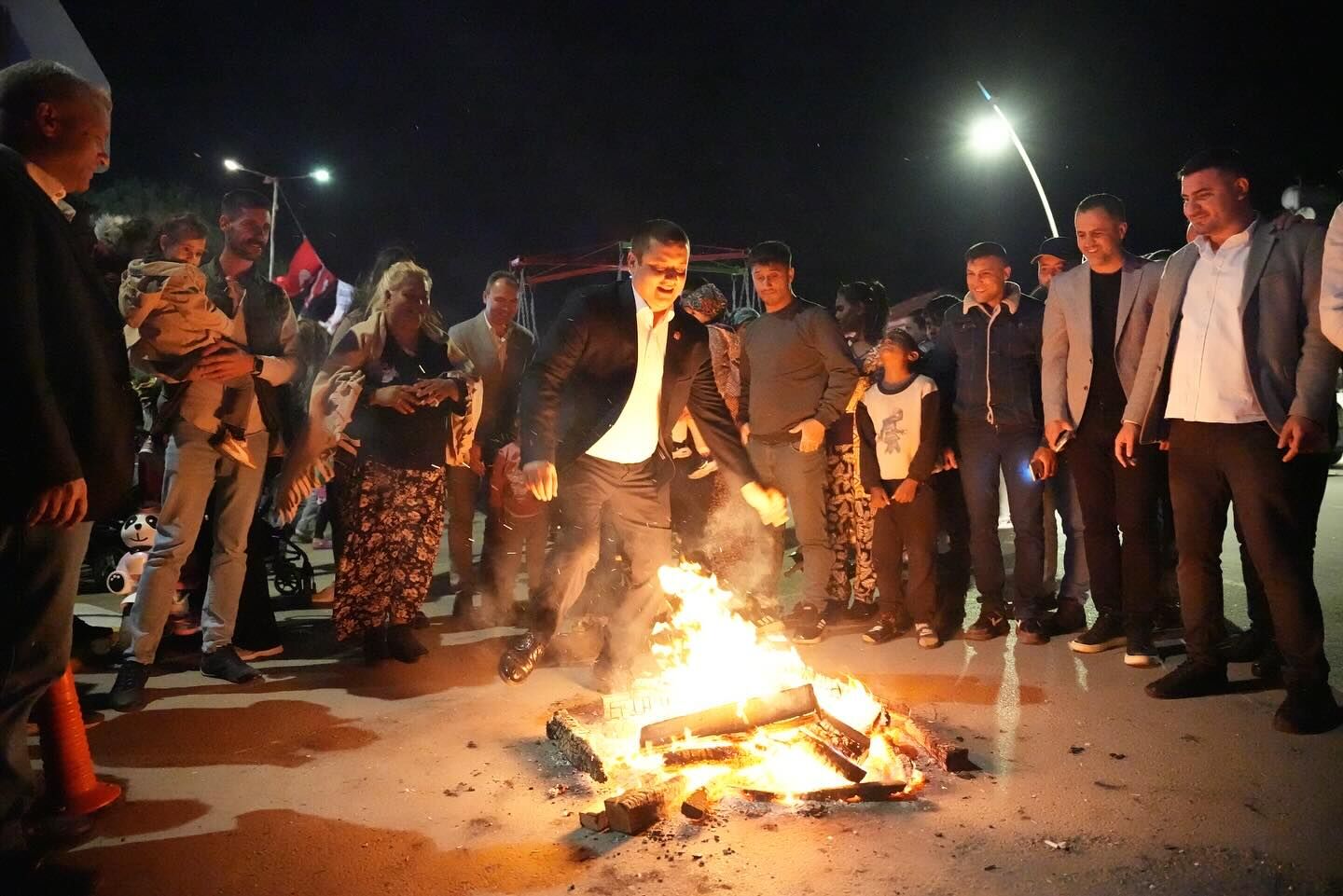 Torbalı Belediyesi’nin Hıdırellez Şenliği yarın Ayrancılar Suyunbaşı Alanı’nda düzenlenecek. İzmirli Birol ve Şerif Bitgen sahne alacak, ücretsiz servisler sağlanacak.