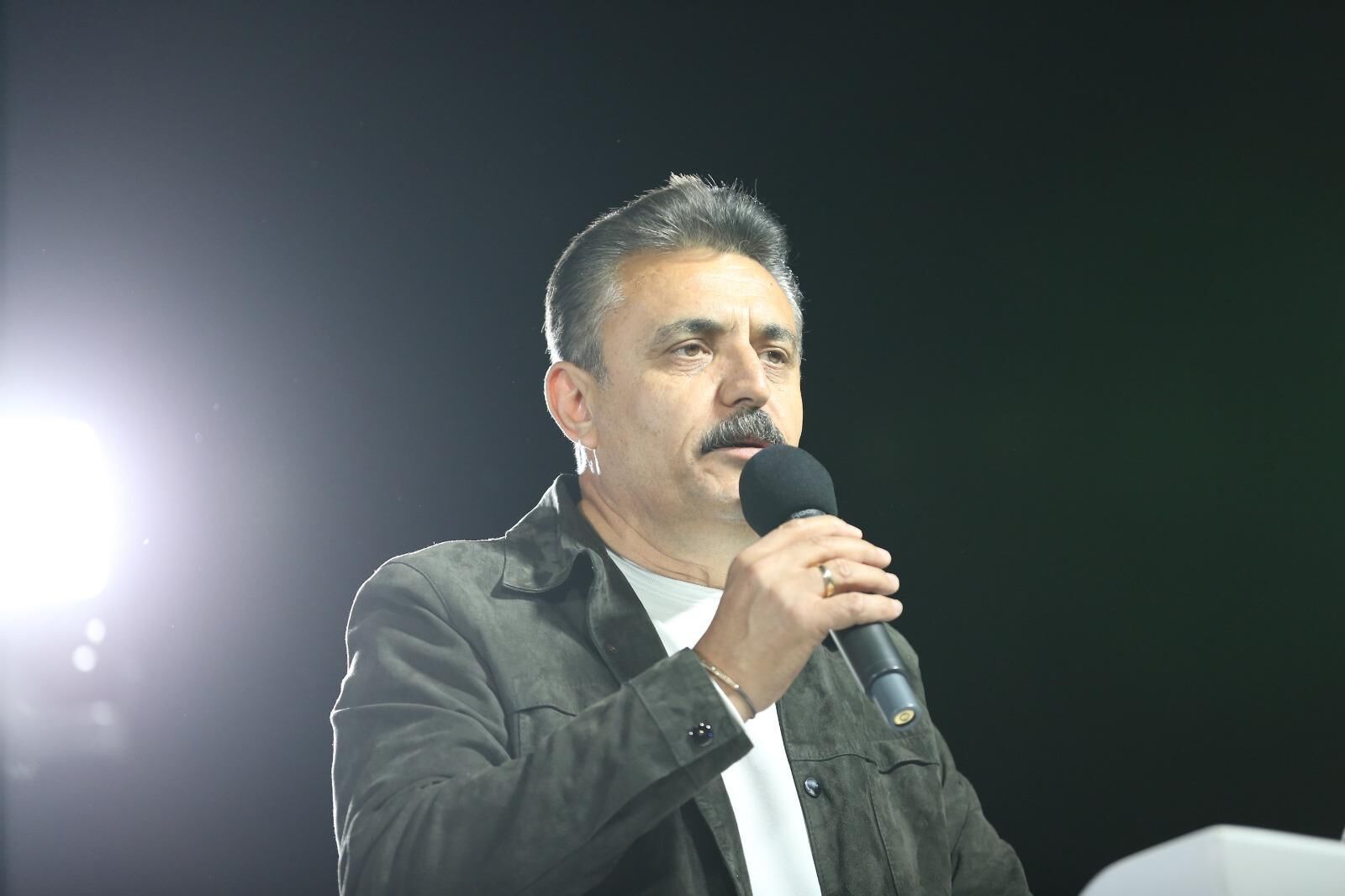 Dikili’de 19 Mayıs Coşkusu Meydanlara Taştı