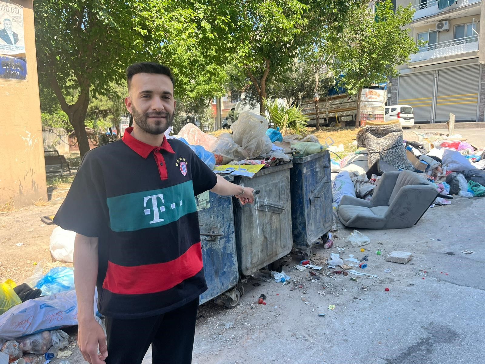 İzmir'de vatandaşların 'çöp' isyanı