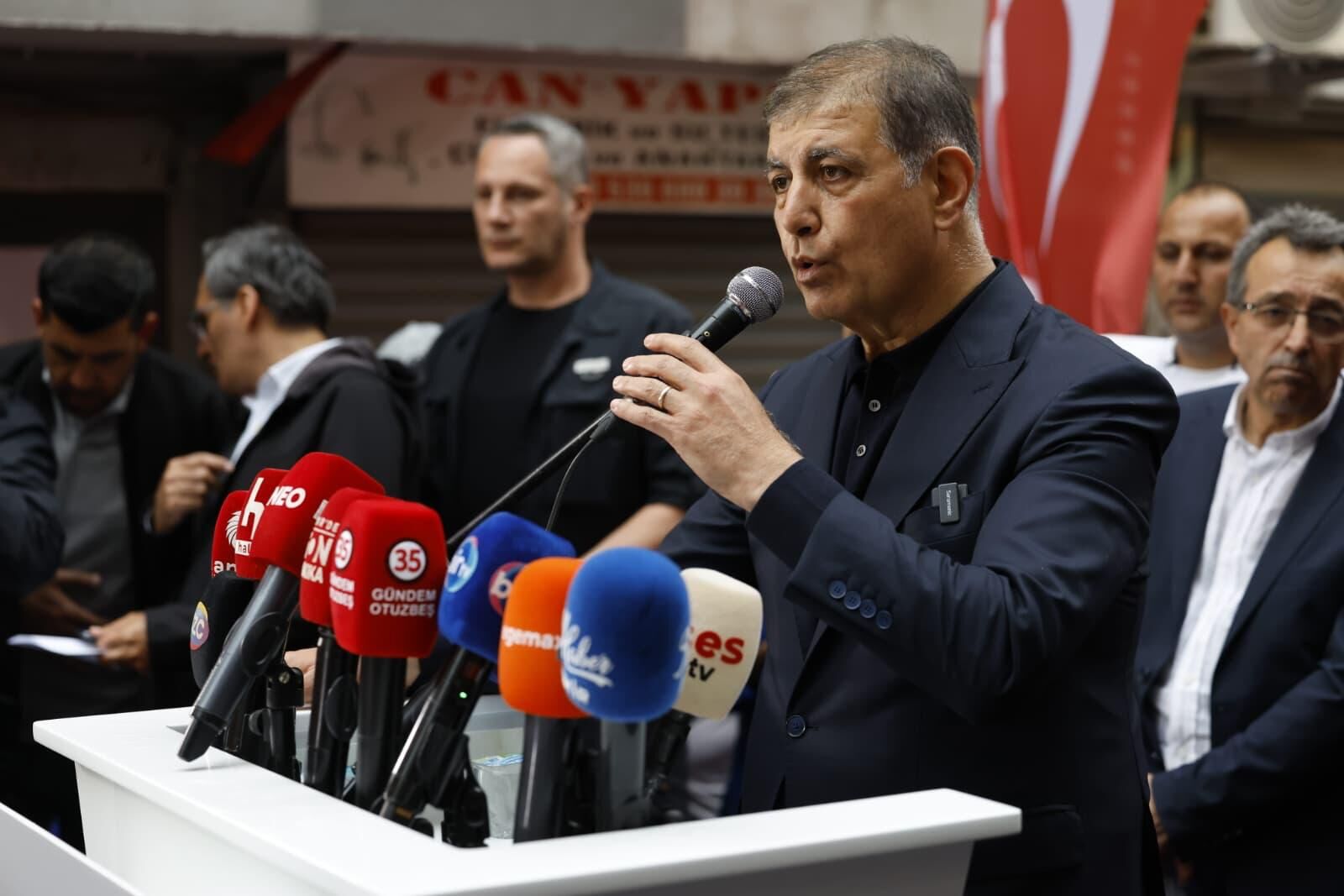 Başkan Tugay’dan İzmir’de Çağrı Yumrukları Havaya Kaldırın (4)