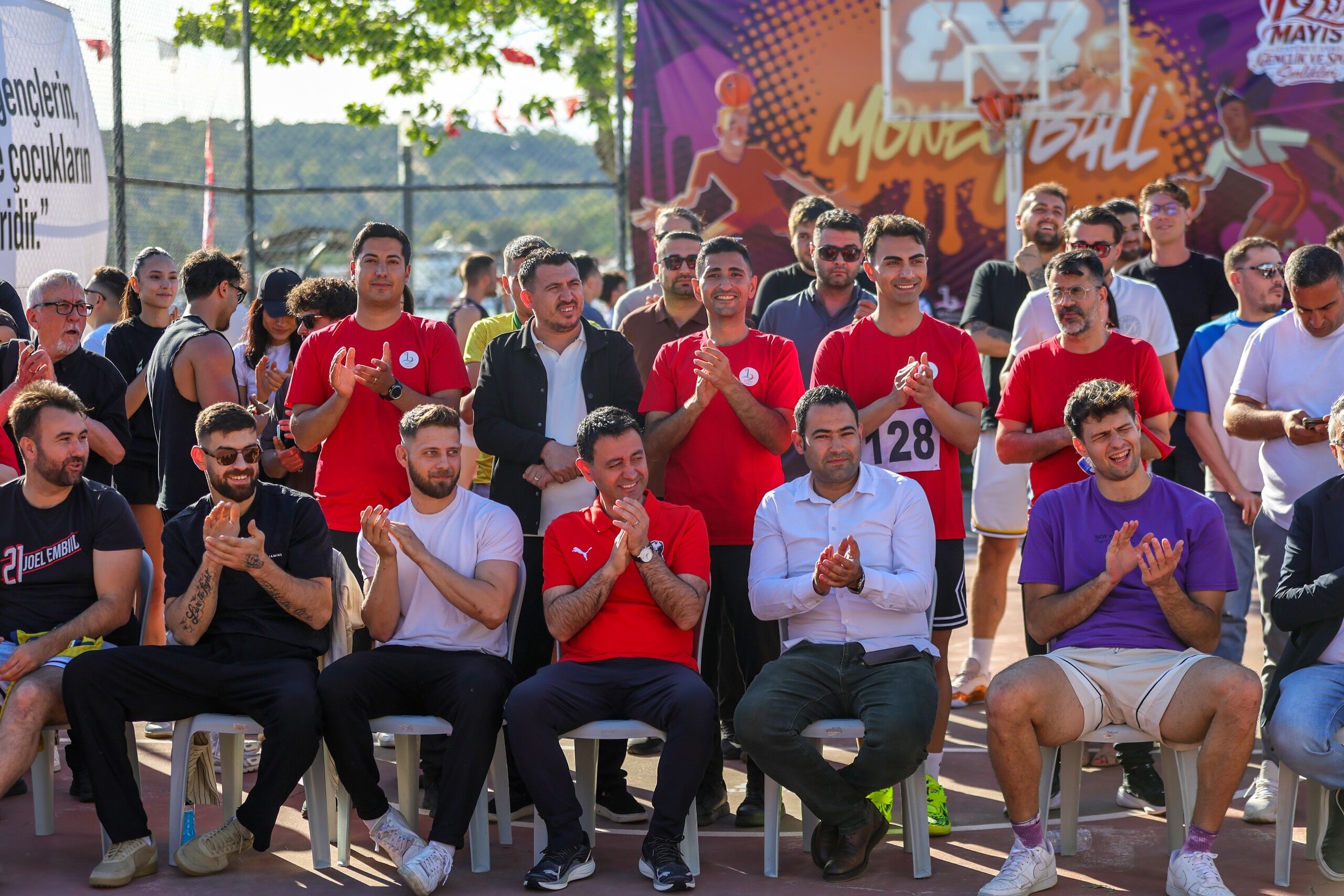 Bayraklı’da 19 Mayıs Coşkusu Sahile Taşındı (3)