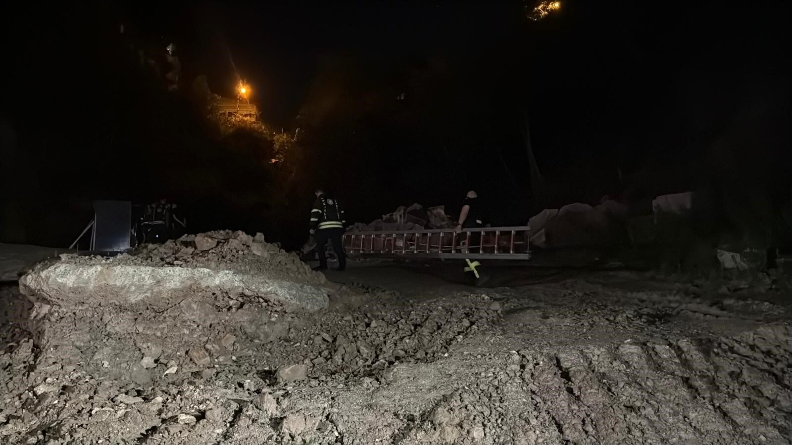 Bayram Izninde Çıkan Zanlı 3 Kişiyi Bıçakladı Termal Dronlu Gece Aramasıyla Yakalandı (4)