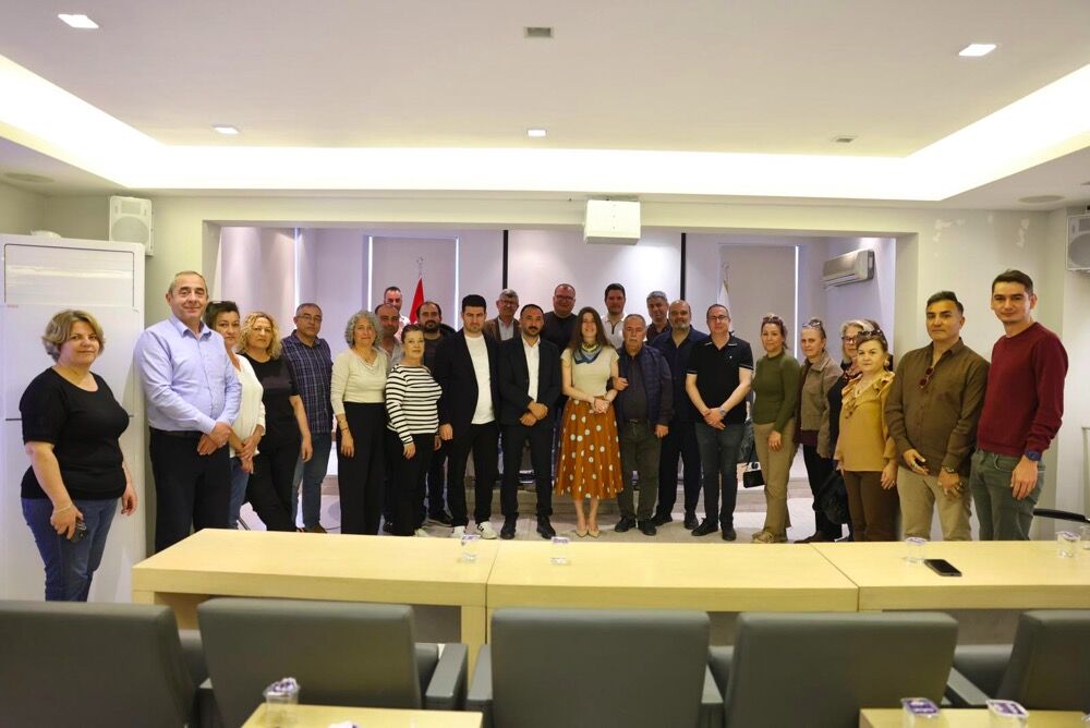 Belediye Ve Sendika Anlaştı Çeşme’de Ti̇s Yürürlüğe Girdi (3)