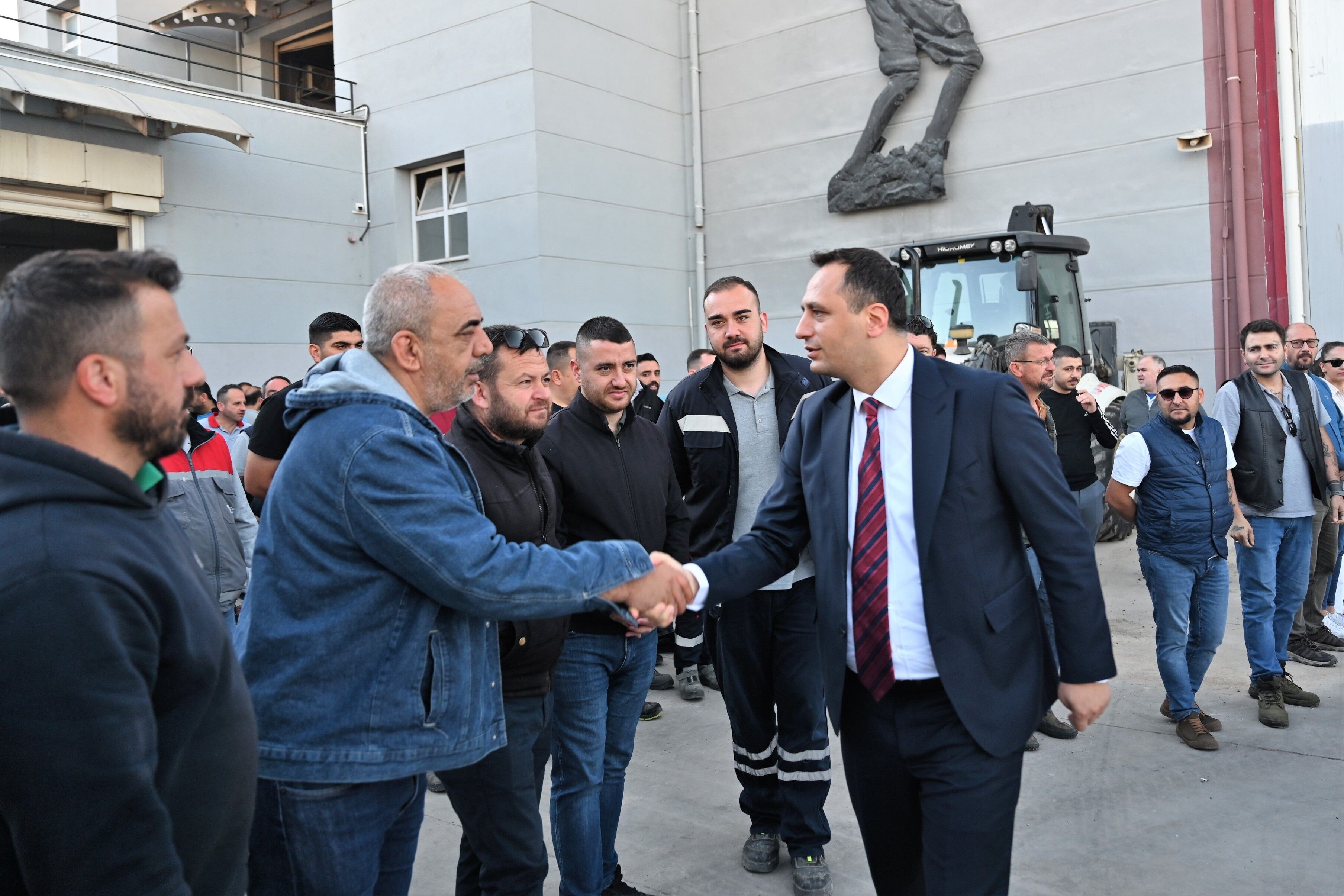 Bornova’da 1 Mayıs’ta Eşki Işçilerle Şantiyede Buluştu (5)