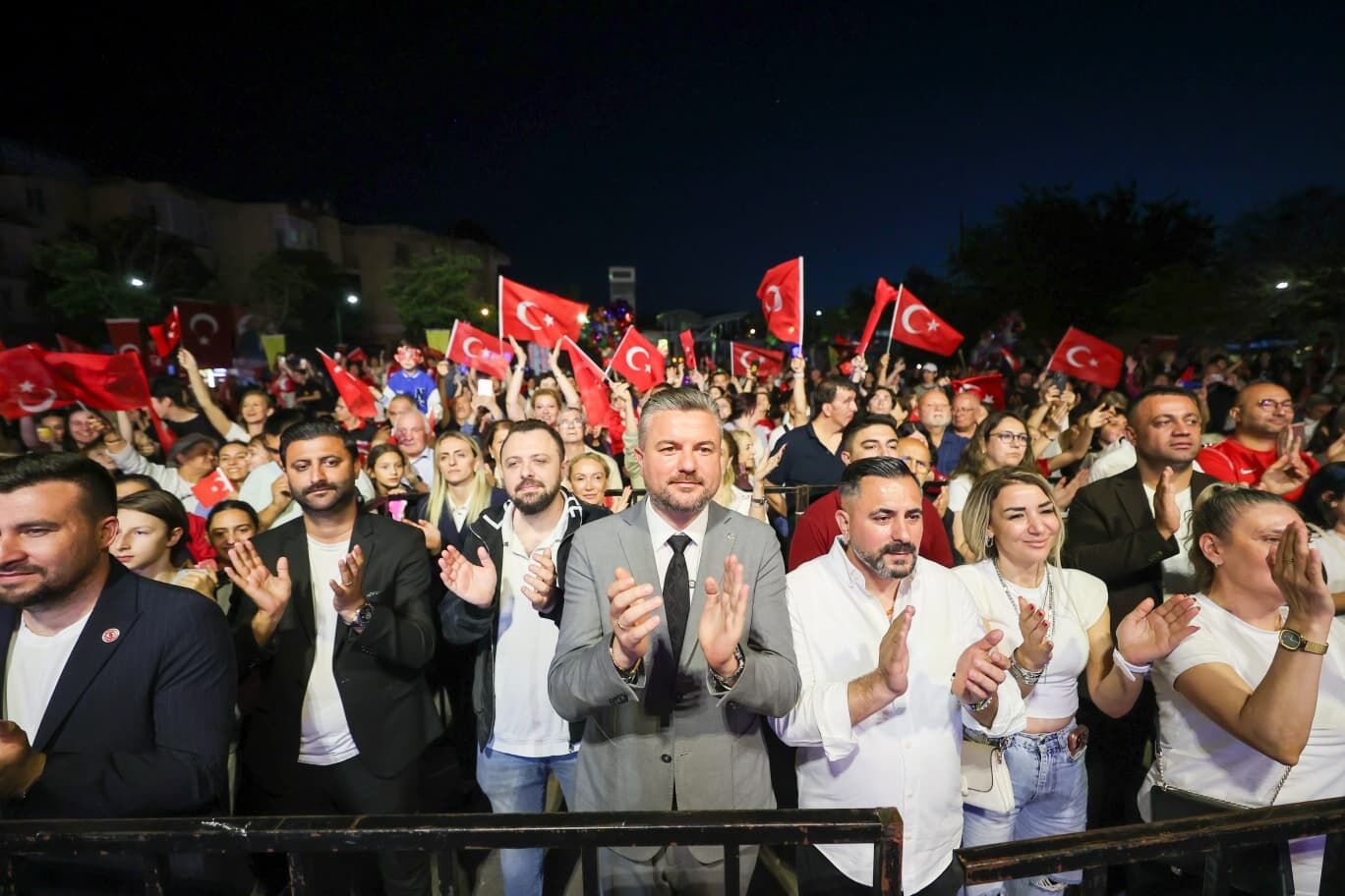Buca 19Mayis Kortej Konser (7) (1)