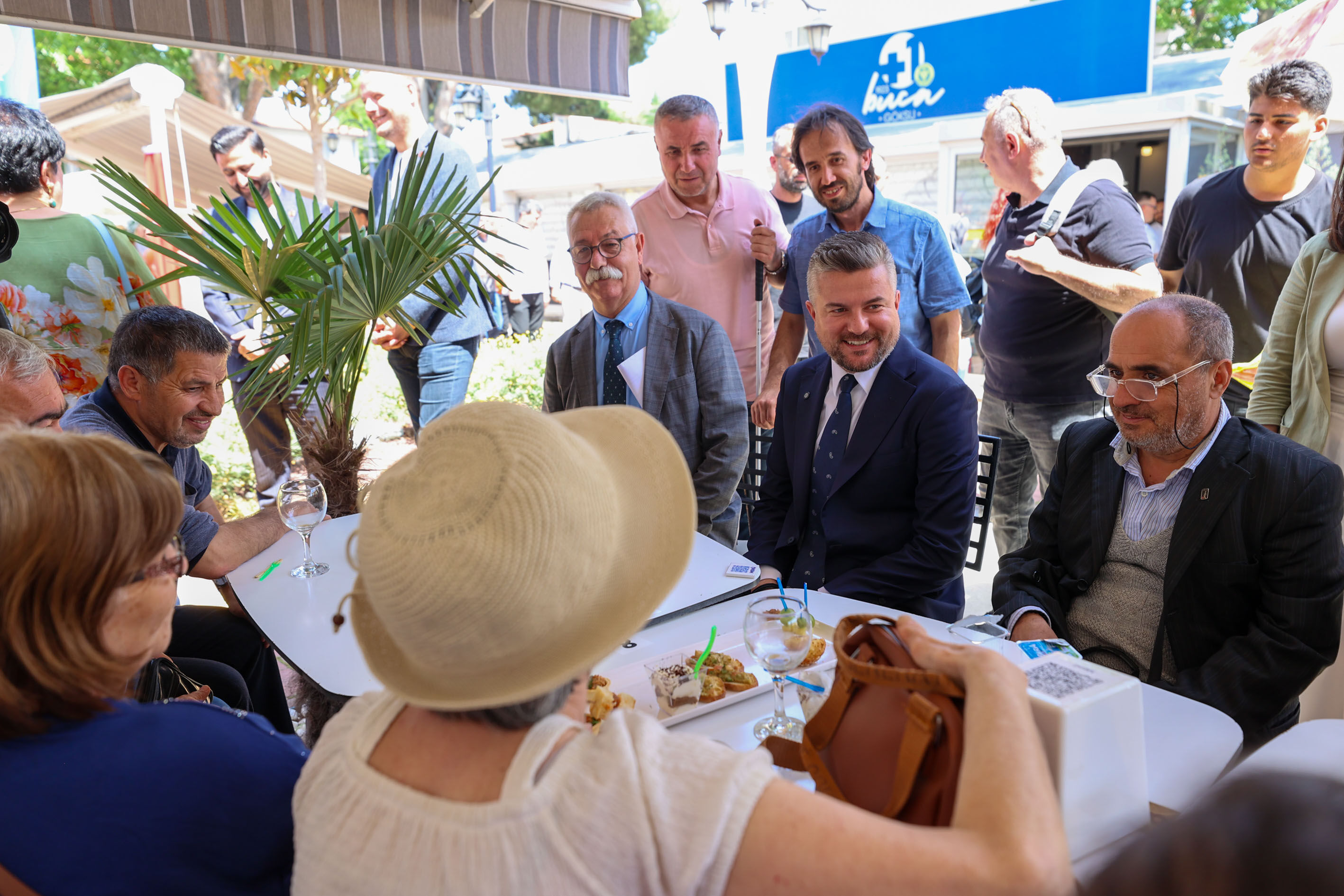 Buca Göksu +1 Kafe’ye “Üç Yıldızlı Kırmızı Bayrak 10