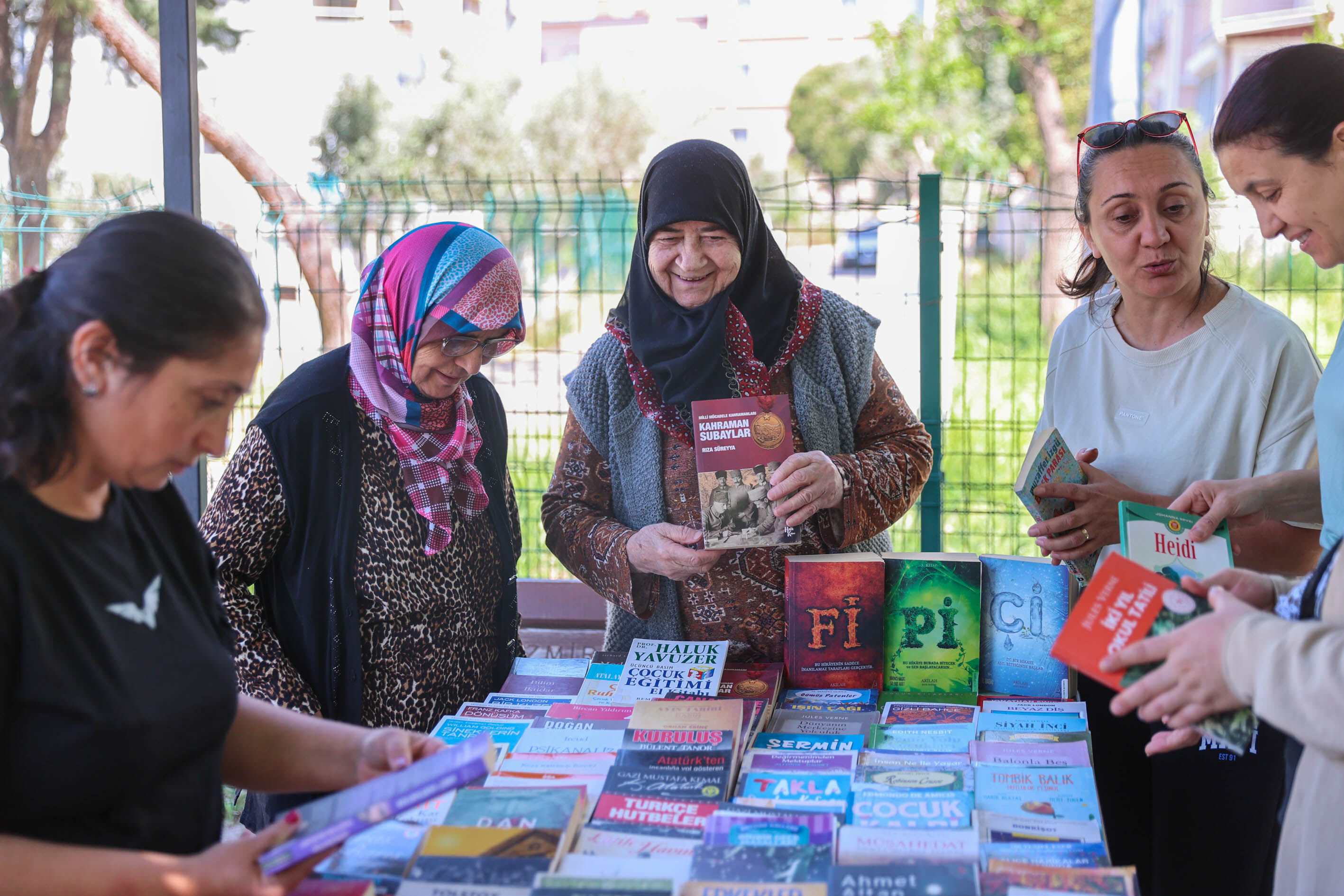 Buca’da 'Kitap Değişim Günleri' Projesi Başladı (3)