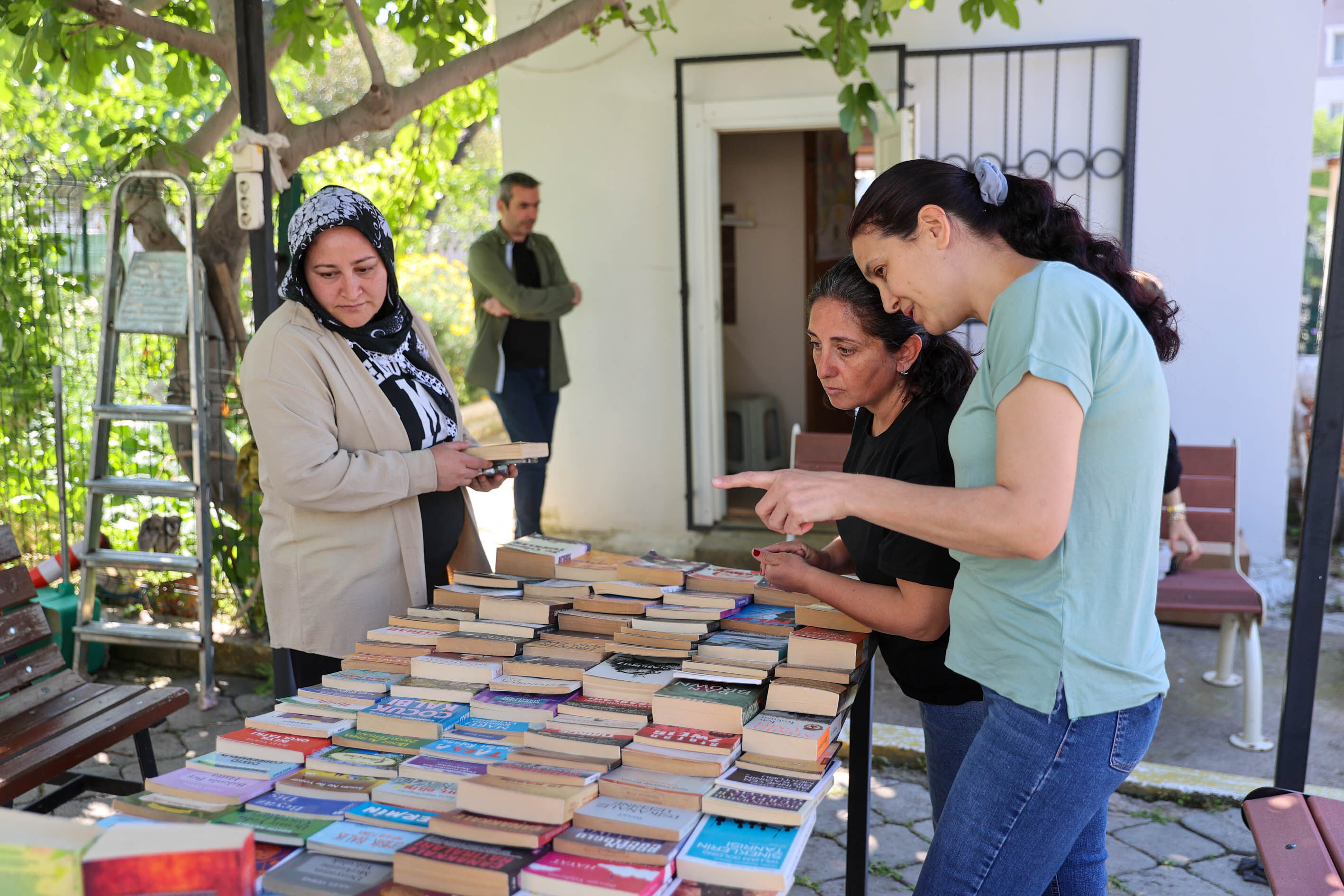 Buca’da 'Kitap Değişim Günleri' Projesi Başladı (4)