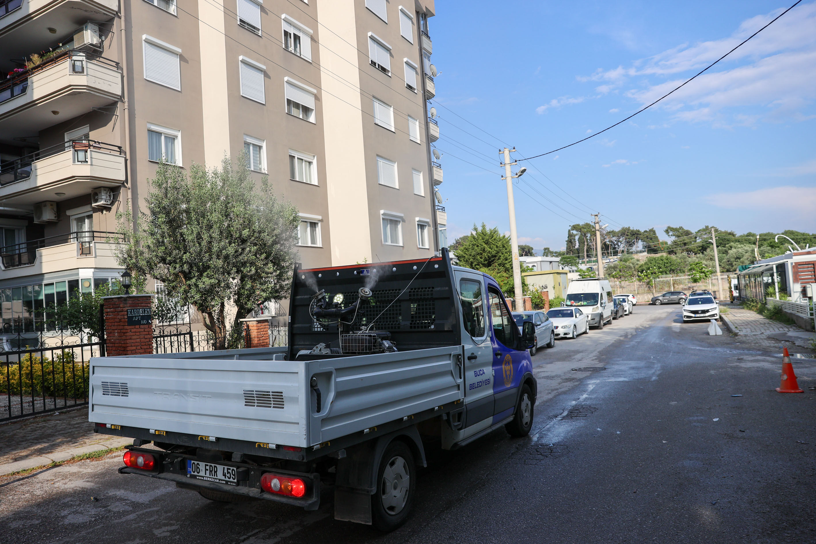 Buca’da Mesai Uzman Ekipler 6 Gün Ilaçlama Yapacak (1)