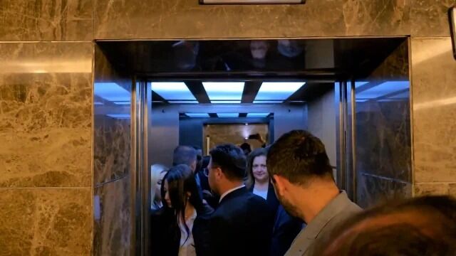 Burcu Köksal, Ak Parti Genel Merkez Binasına Geldi (2)
