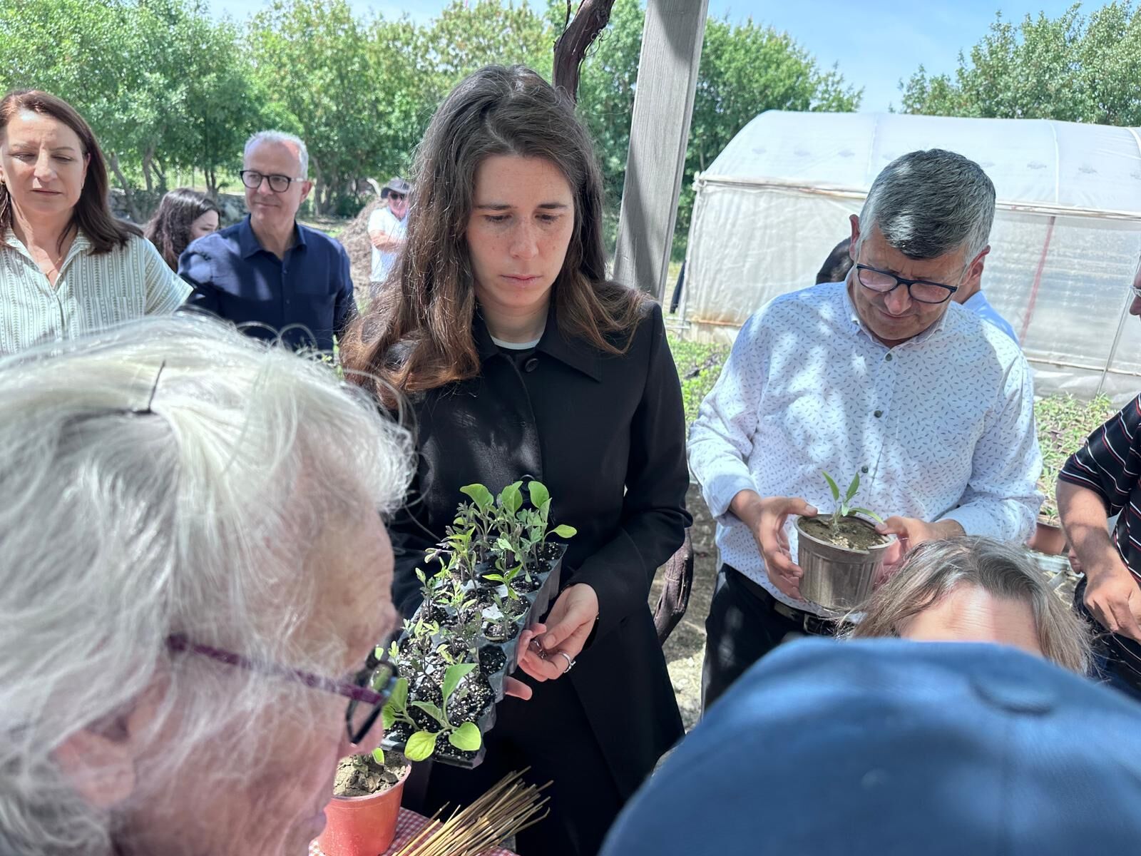 Çeşme Belediyesi Tarafından 80 Bin Fide Ve Tohum Dağıtıldı (4)
