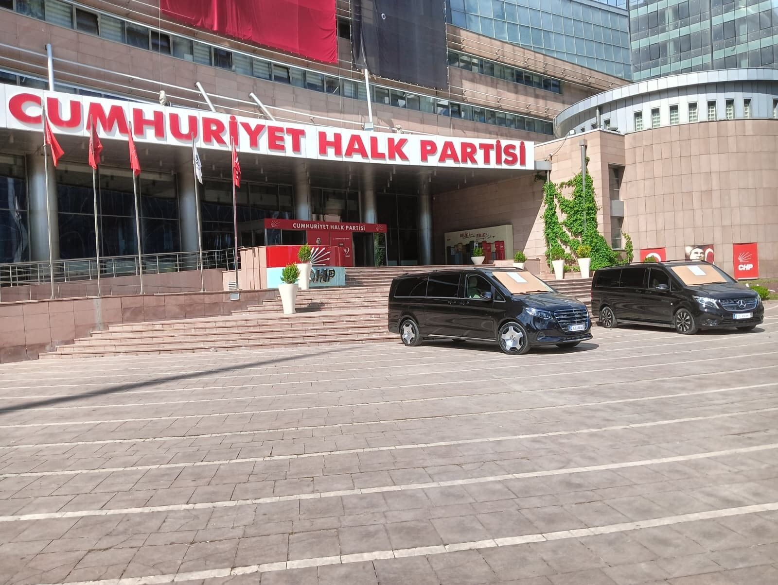 Chp Genel Merkezi’nde ‘Haram Araç’ Krizi (8)