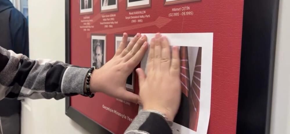 Chp’li Genç Kılıçdaroğlu’nun Fotoğrafını Özel’le Kapattı!1