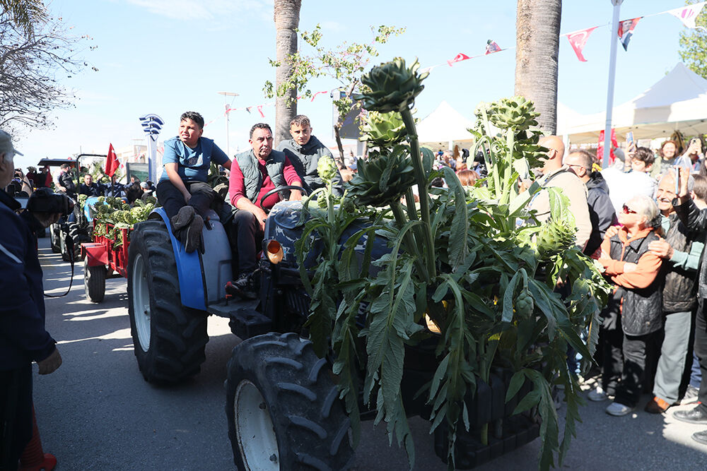 Enginar Festivali Urla Sokaklarını Renklendirdi (3)