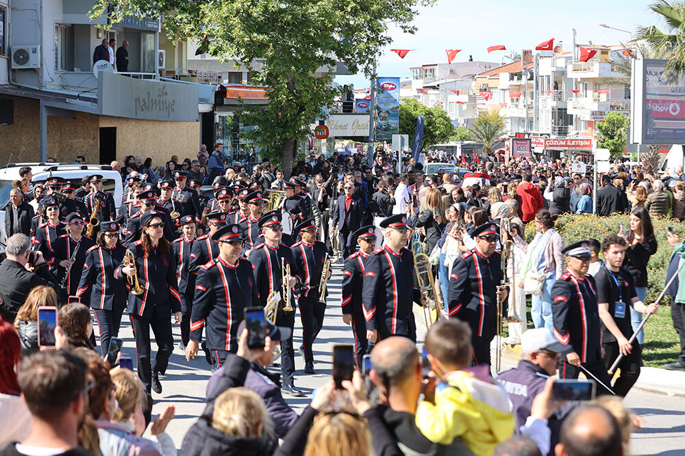 Enginar Festivali Urla Sokaklarını Renklendirdi (9)