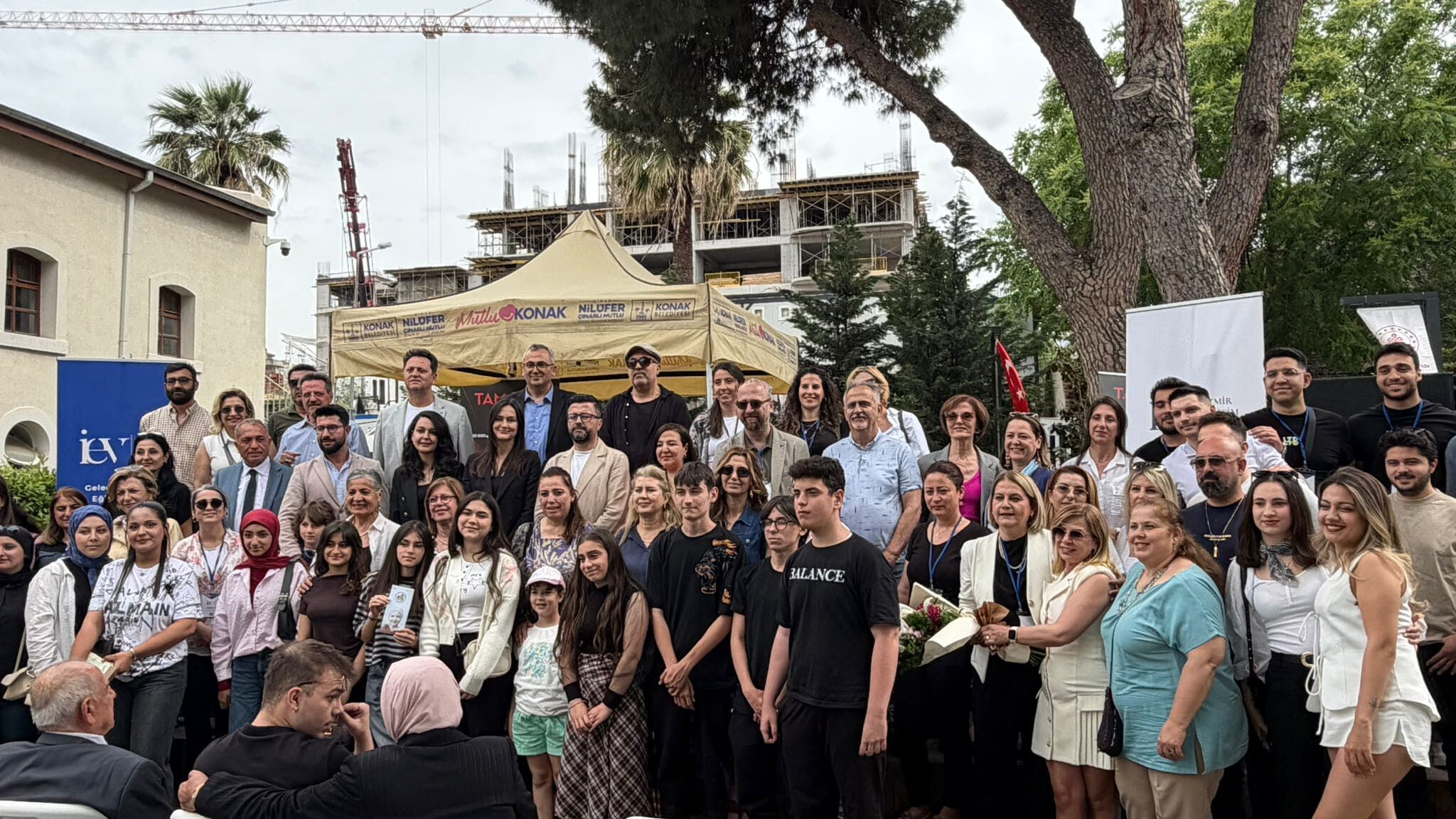 Gençlerin Sessiz Mücadelesi İzmir’de Gündeme Taşındı (6)