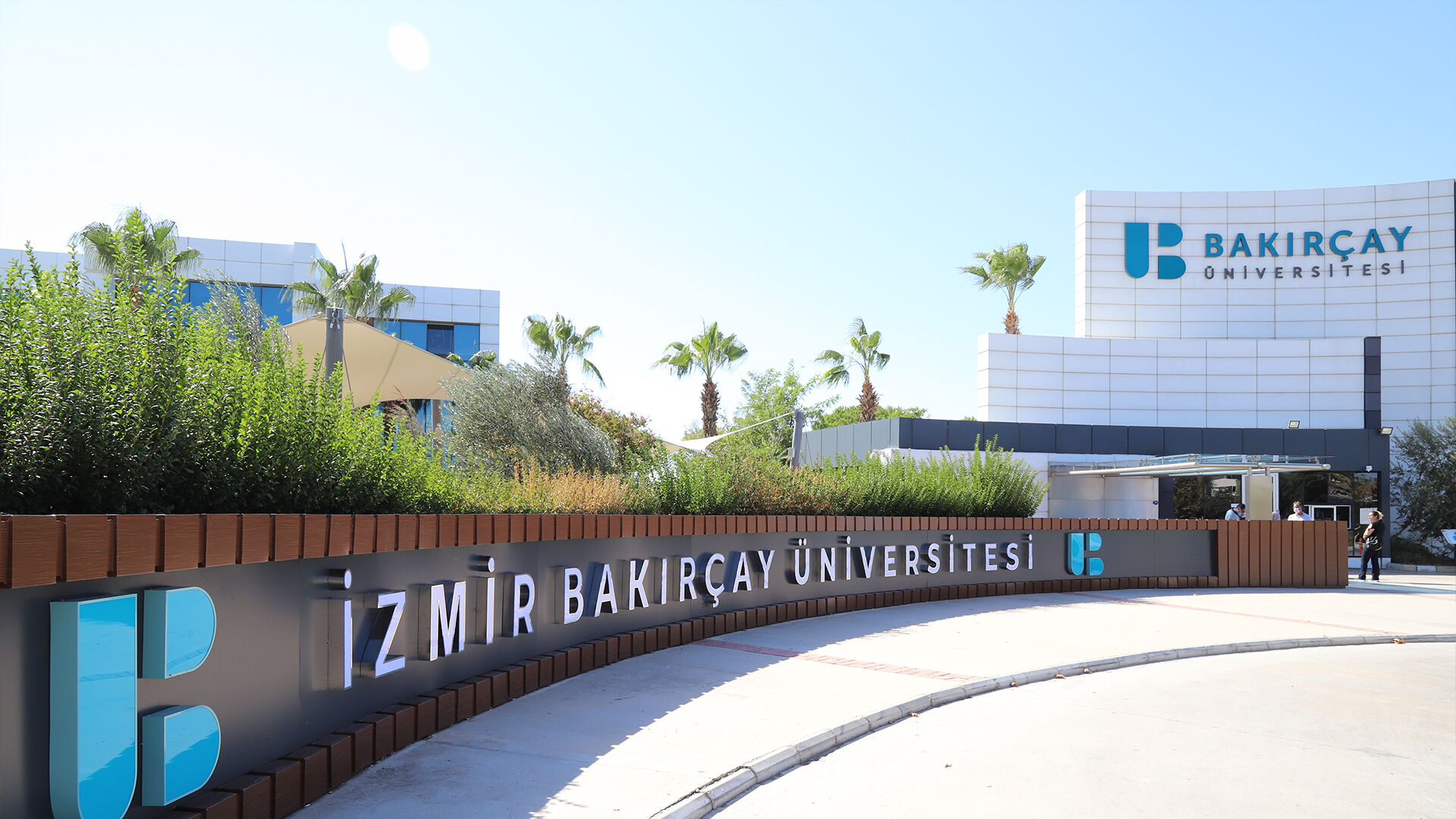 İzmir Bakırçay Üniversitesi.jpg