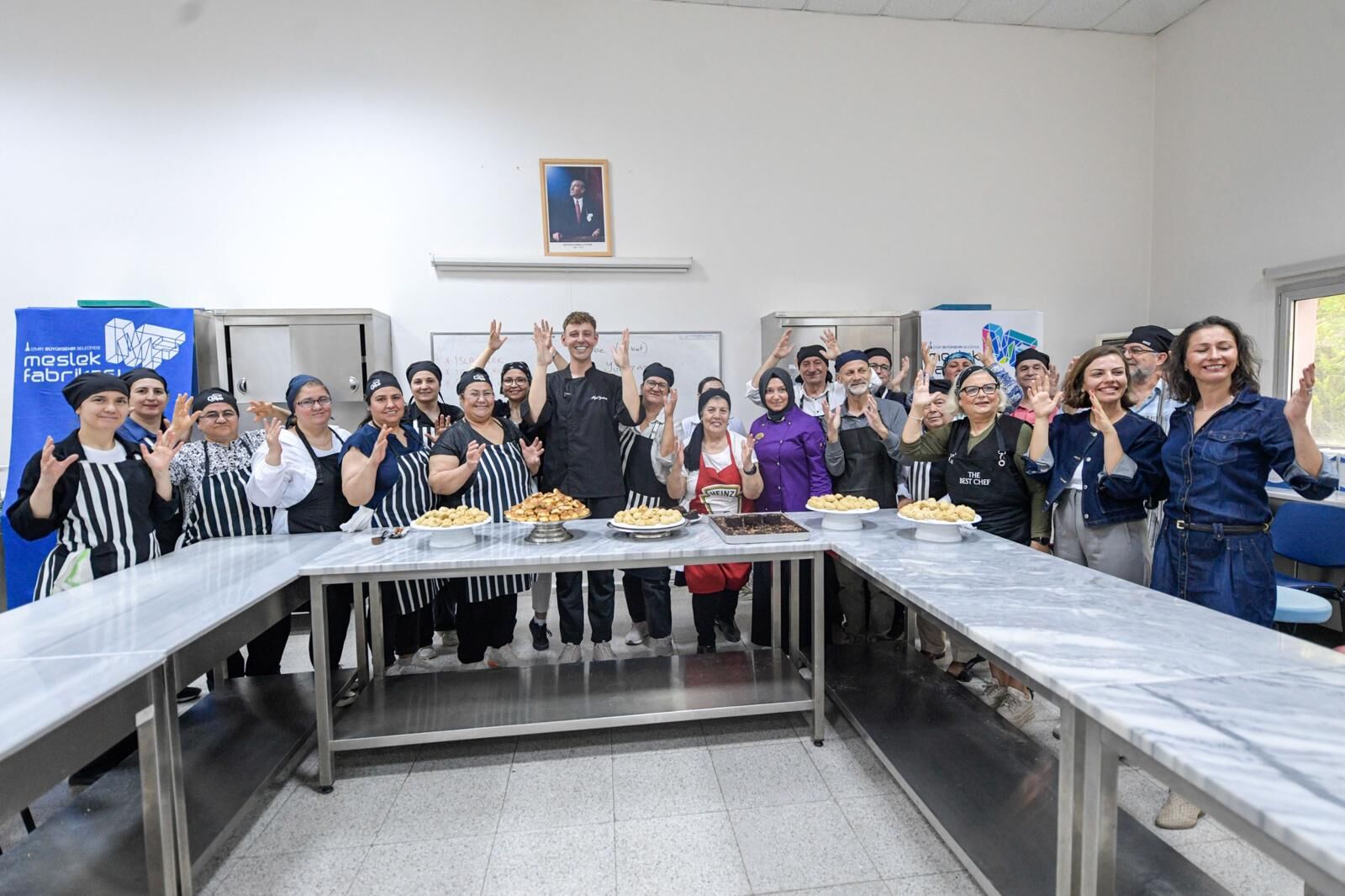 İzmir Büyükşehir Belediyesi Meslek Fabrikası, 10 16 Mayıs Engelliler Haftası Kapsamında Anlamlı Bir Etkinliğe Ev Sahipliği Yaptı. (6)