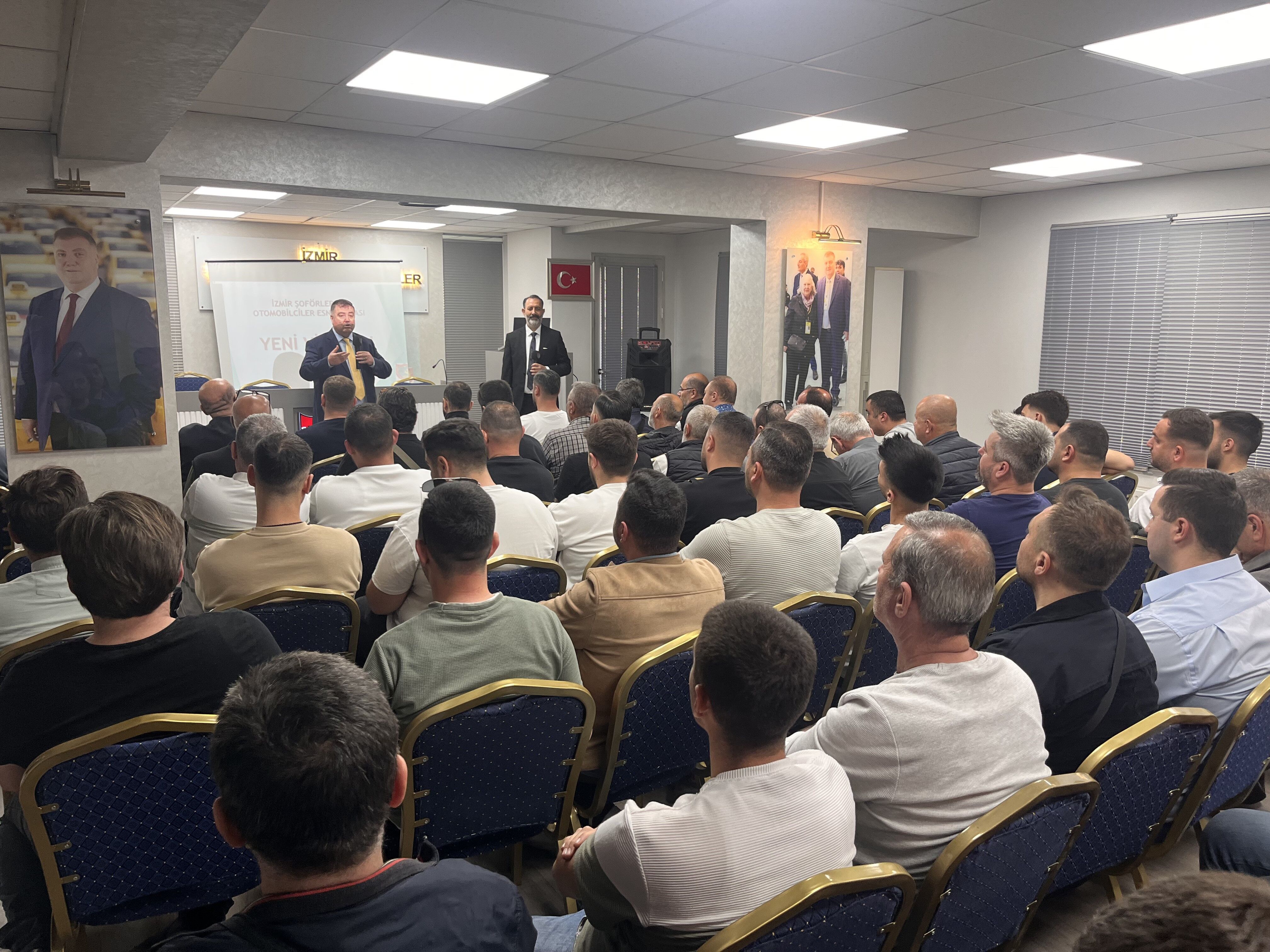 İzmir’de Taksicilikte Yeni Dönem Şoförlere Kapsamlı Eğitim Programı Başlatıldı (6)