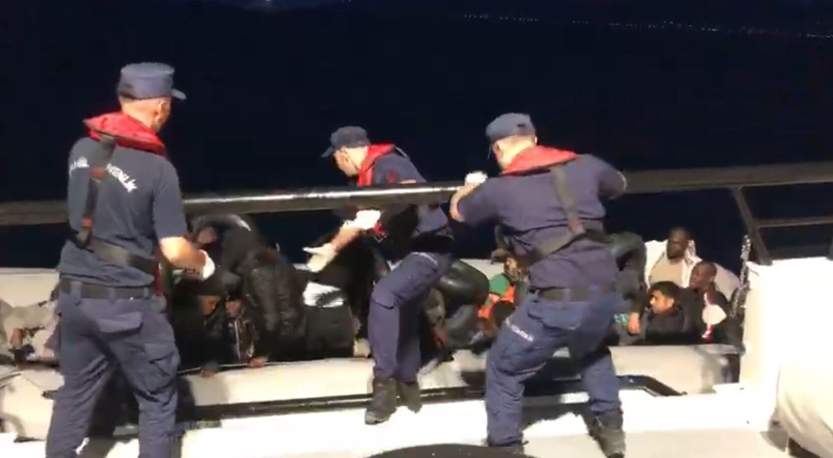 İzmir’in Menderes Ve Dikili Ilçeleri Açıklarında (2)