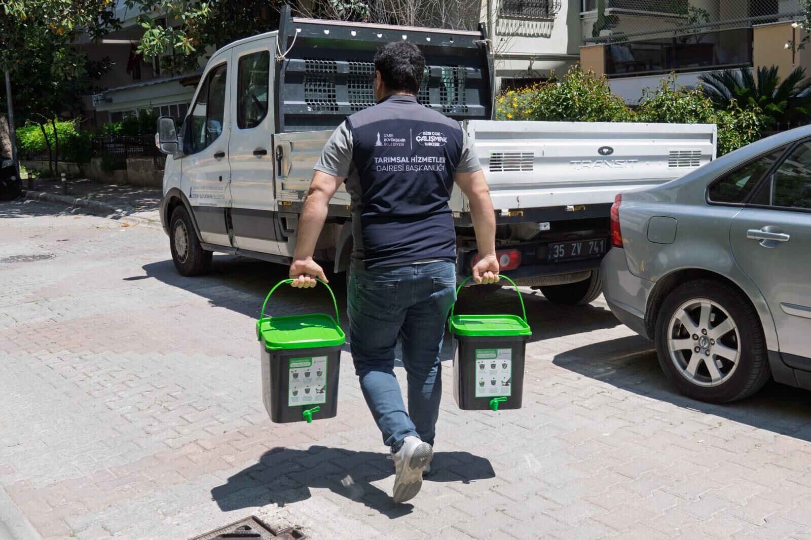 İzmir’in ‘Siyah Altın’ Dönüşümü Organik Atıklar Toprakla Buluşuyor (4)
